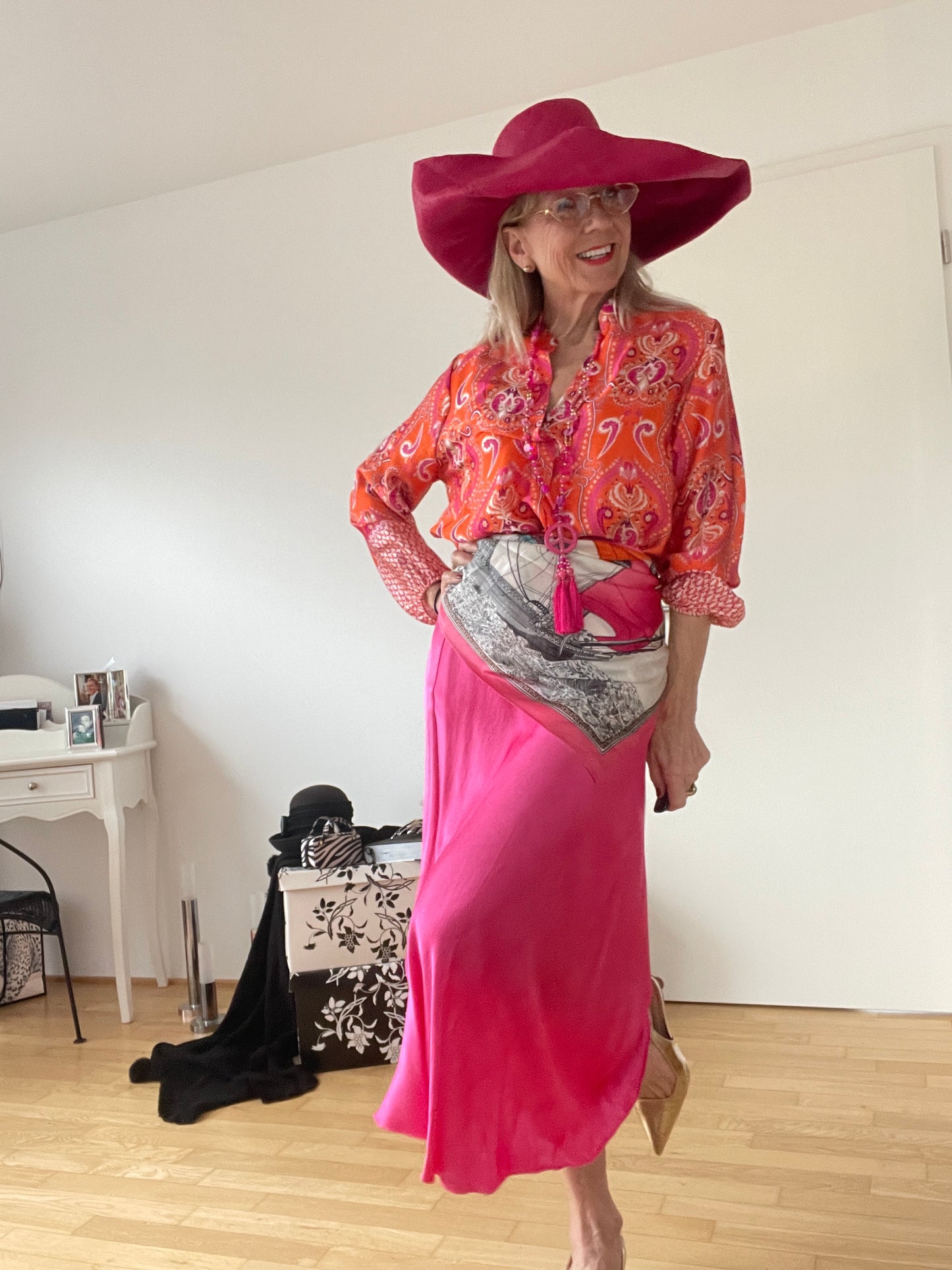 Oberteil/Longbluse MANY €79,90; mit farbenfrohen Style in den Frühling