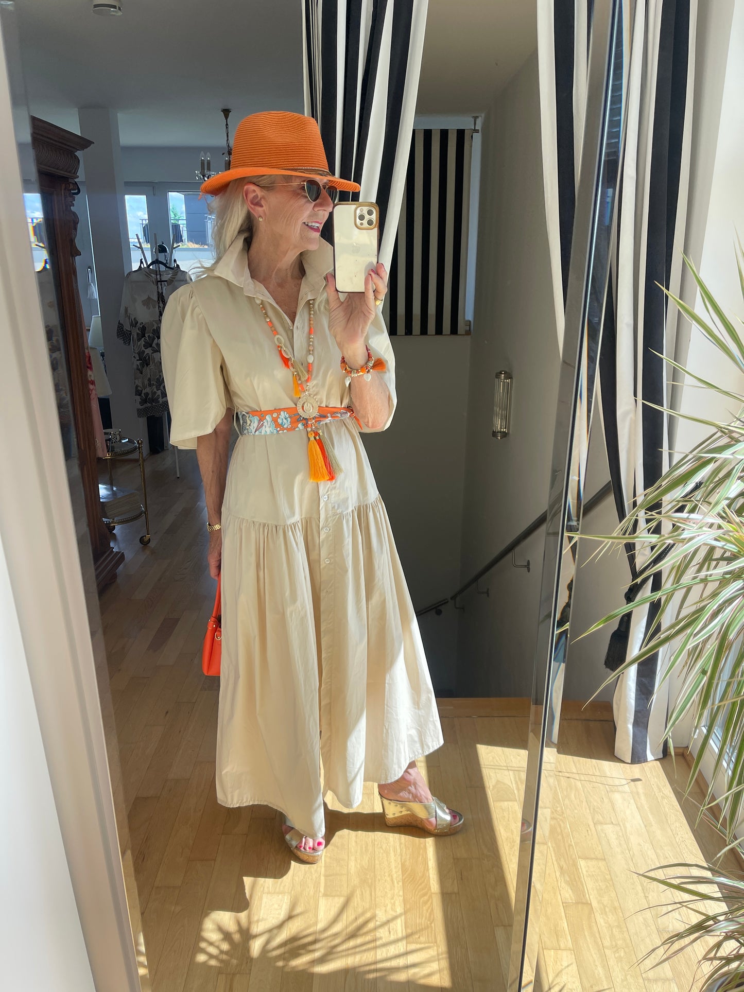Kleid KLEO €119,90; Edler Chic mit Pfiff