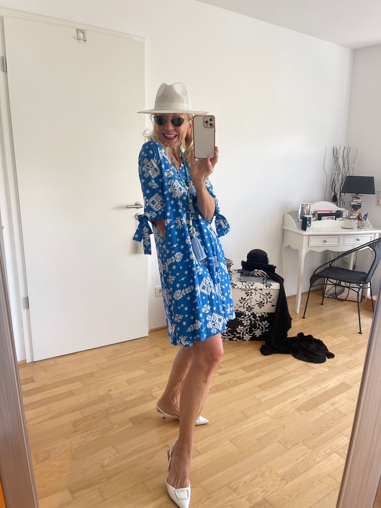 Kleid MOMENT blue; im Outlet €39,90 statt €69,90.., locker und herrlich angenehm