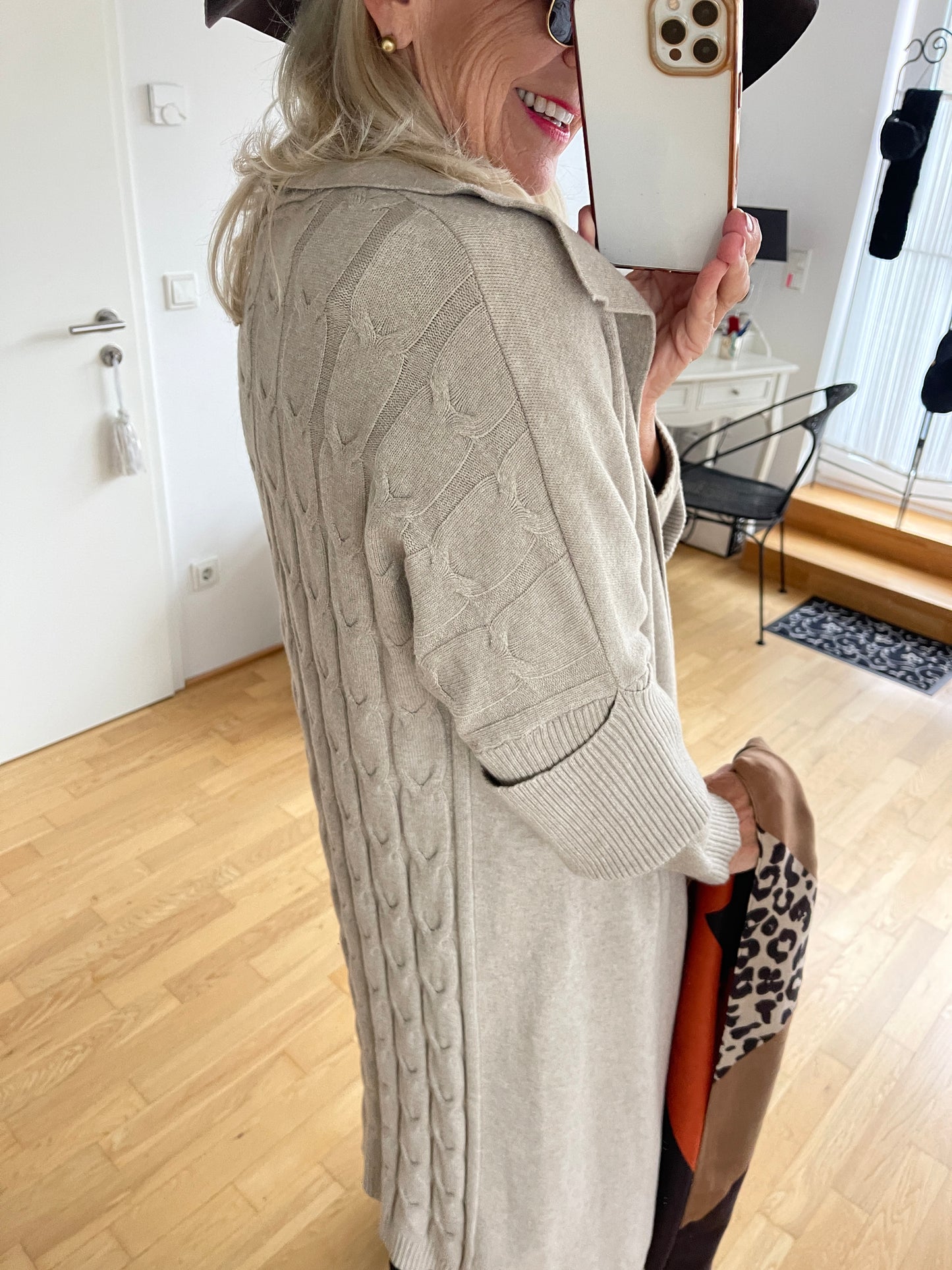 Mantel MERAN beige; jetzt €69,90 statt €129,90 „Im Black-Friday-Outlet“ ; super schicker Strickmantel ein „MUST HAVE“ der Saison