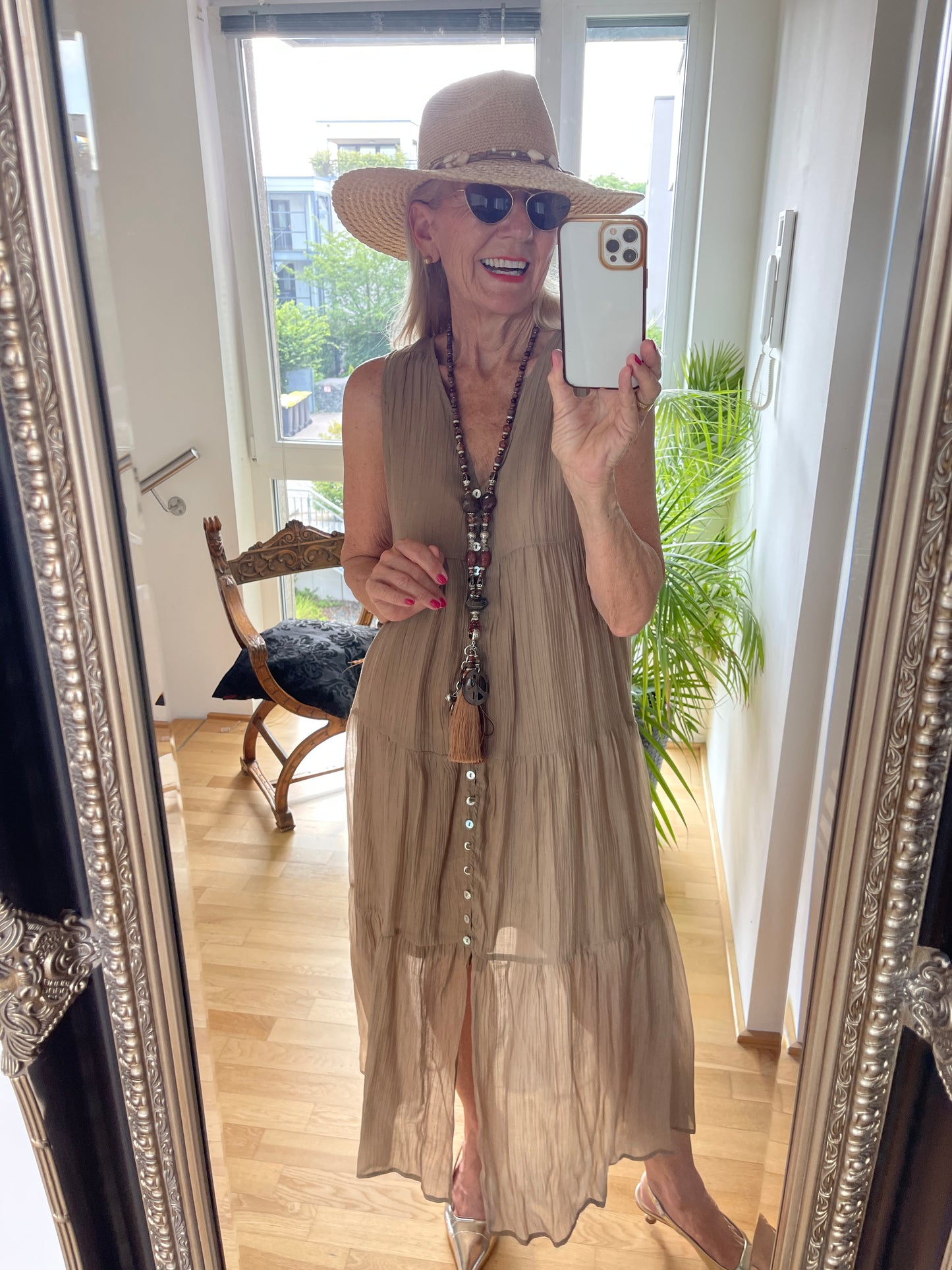 Kleid DARDA nougat €79,90 statt €109,90; Style trifft Extravaganz
