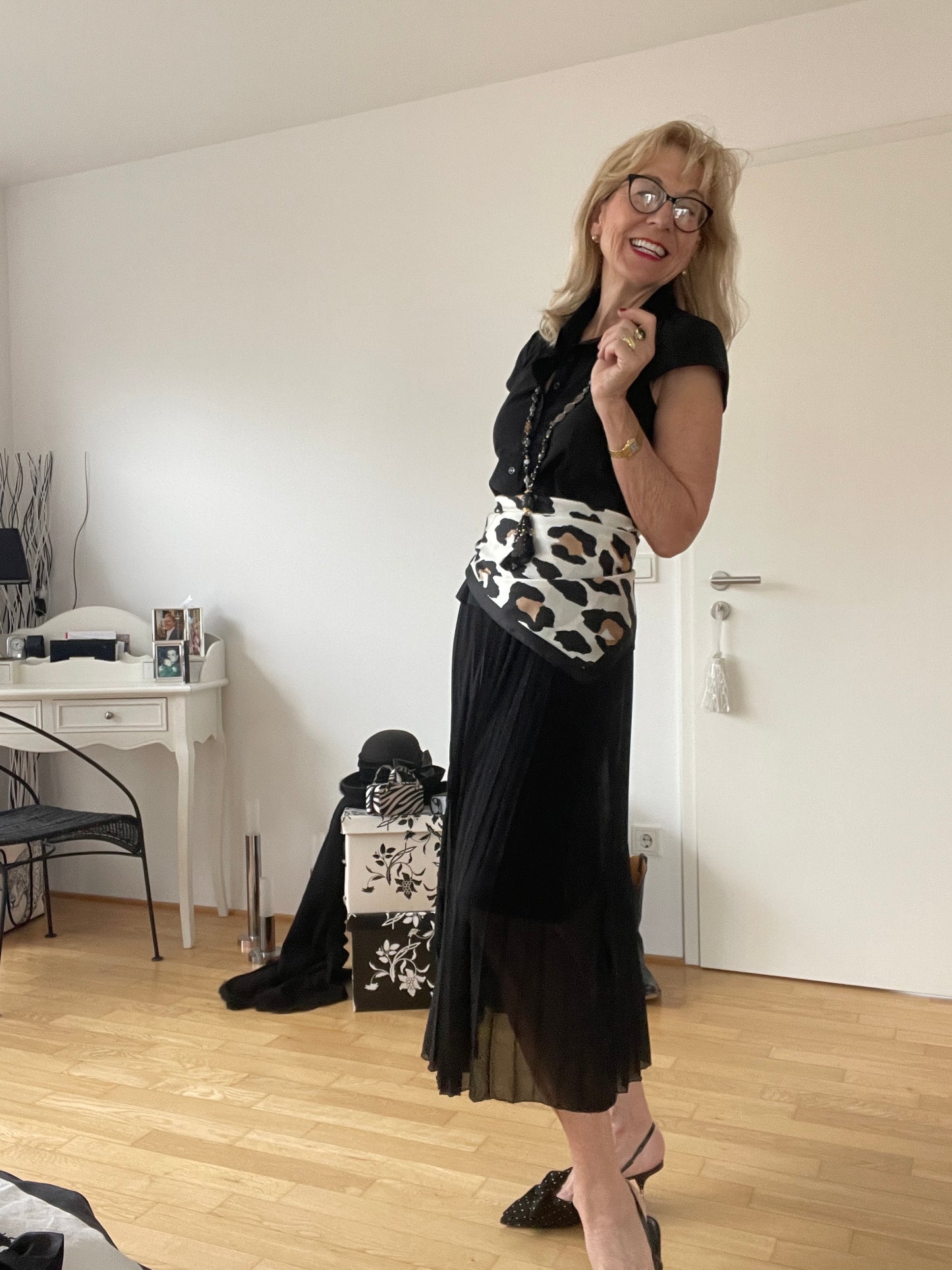Bluse NOON; hübsche, figurbetonte Bluse.. herrlich vielseitig zu kombinieren