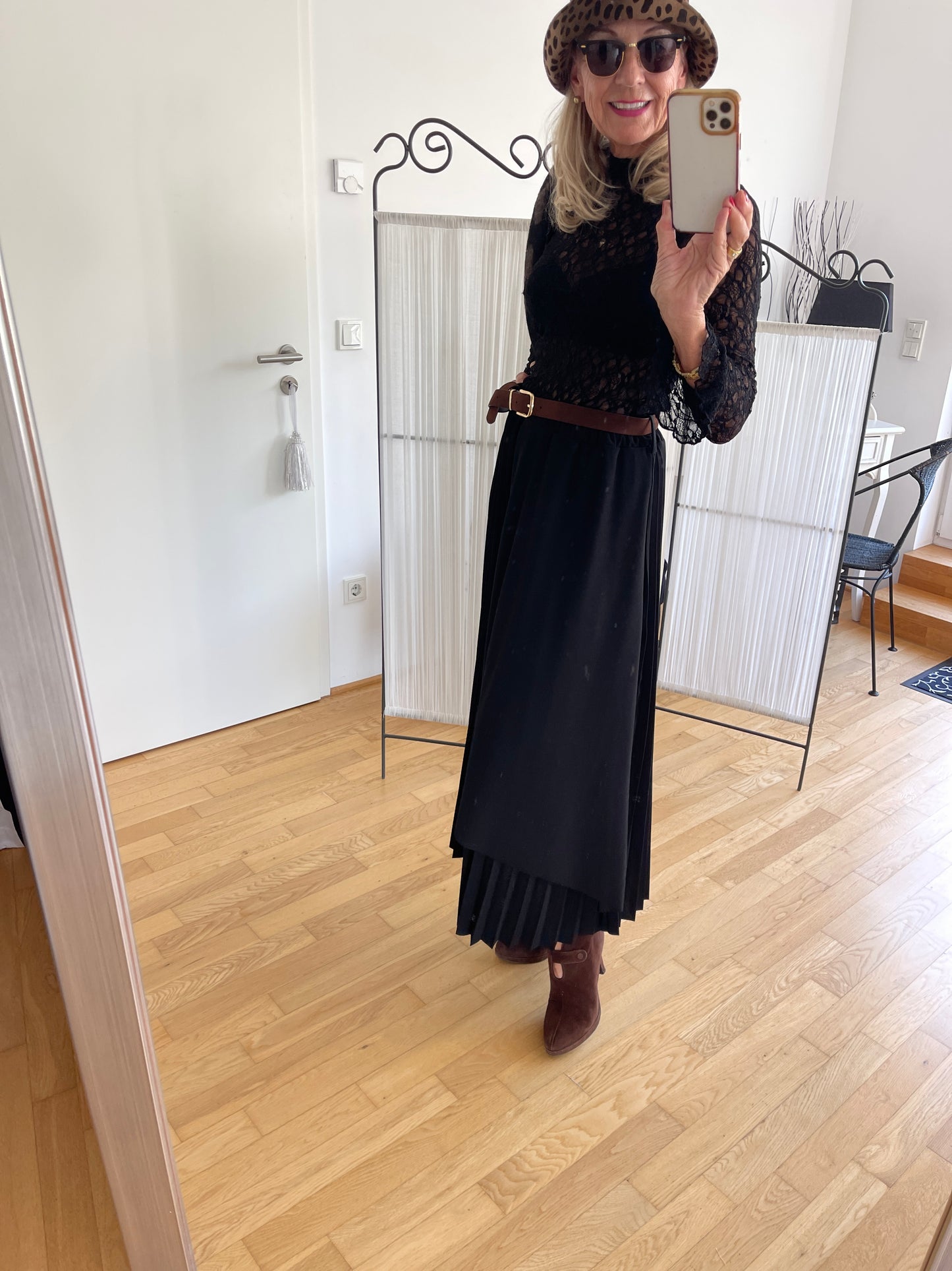 Rock ROCKEFELLER black €109,90; was für ein ausgefallener Schnitt!!