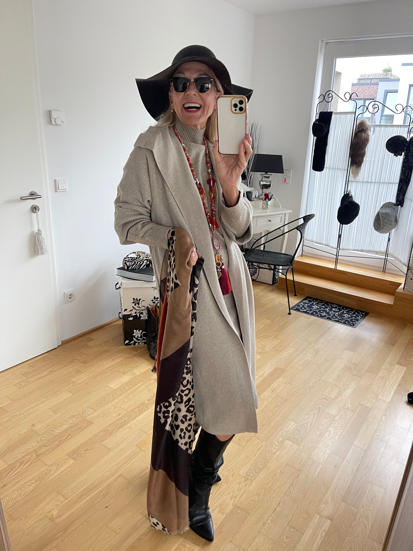 Mantel MERAN beige; jetzt €69,90 statt €129,90 „Im Black-Friday-Outlet“ ; super schicker Strickmantel ein „MUST HAVE“ der Saison