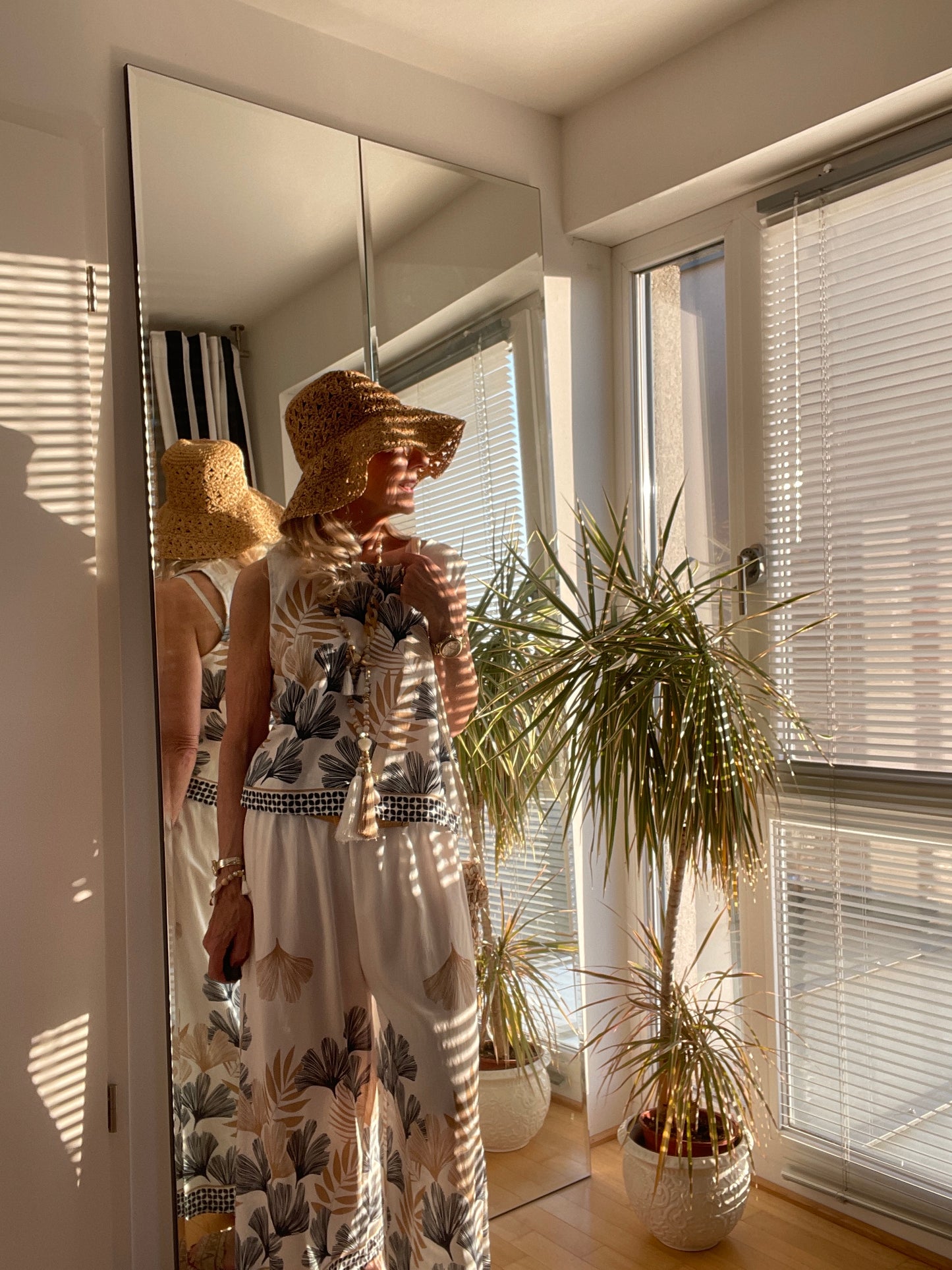 Oberteil MASTER( 2-Teiler Oberteil/Hose)black/beige €99,90; stylisch, lässig und mega bequem