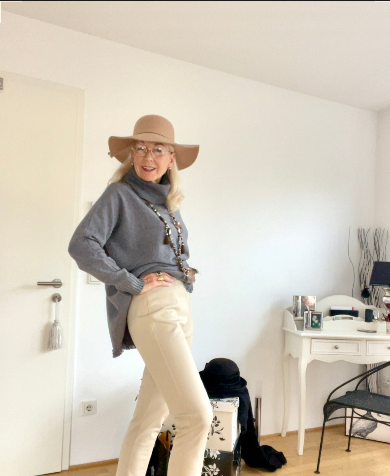 Pullover EVI grau; jetzt €89,90 … garantiertes Wohlfühlmodell
