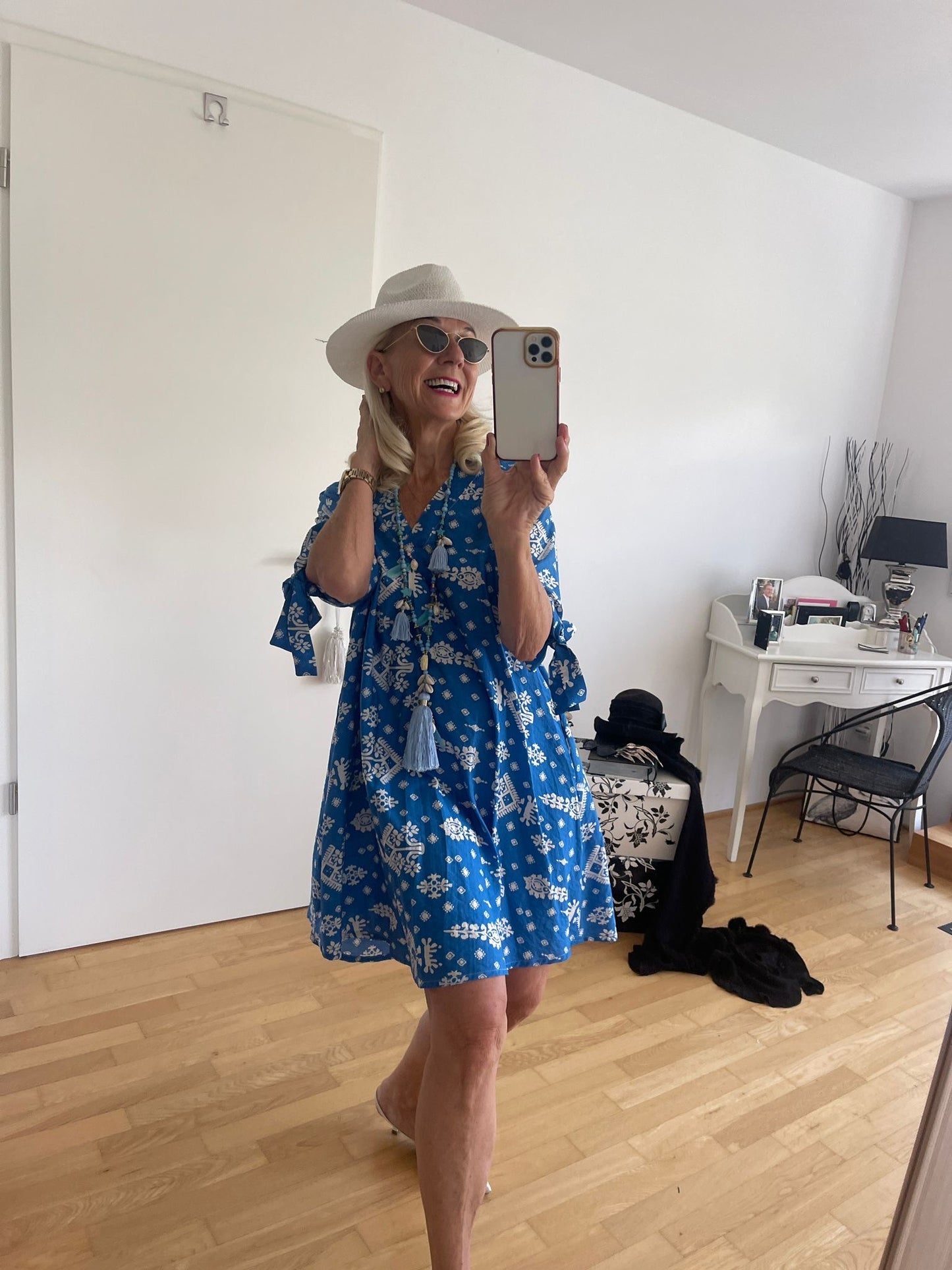 Kleid MOMENT blue; im Outlet €39,90 statt €69,90.., locker und herrlich angenehm