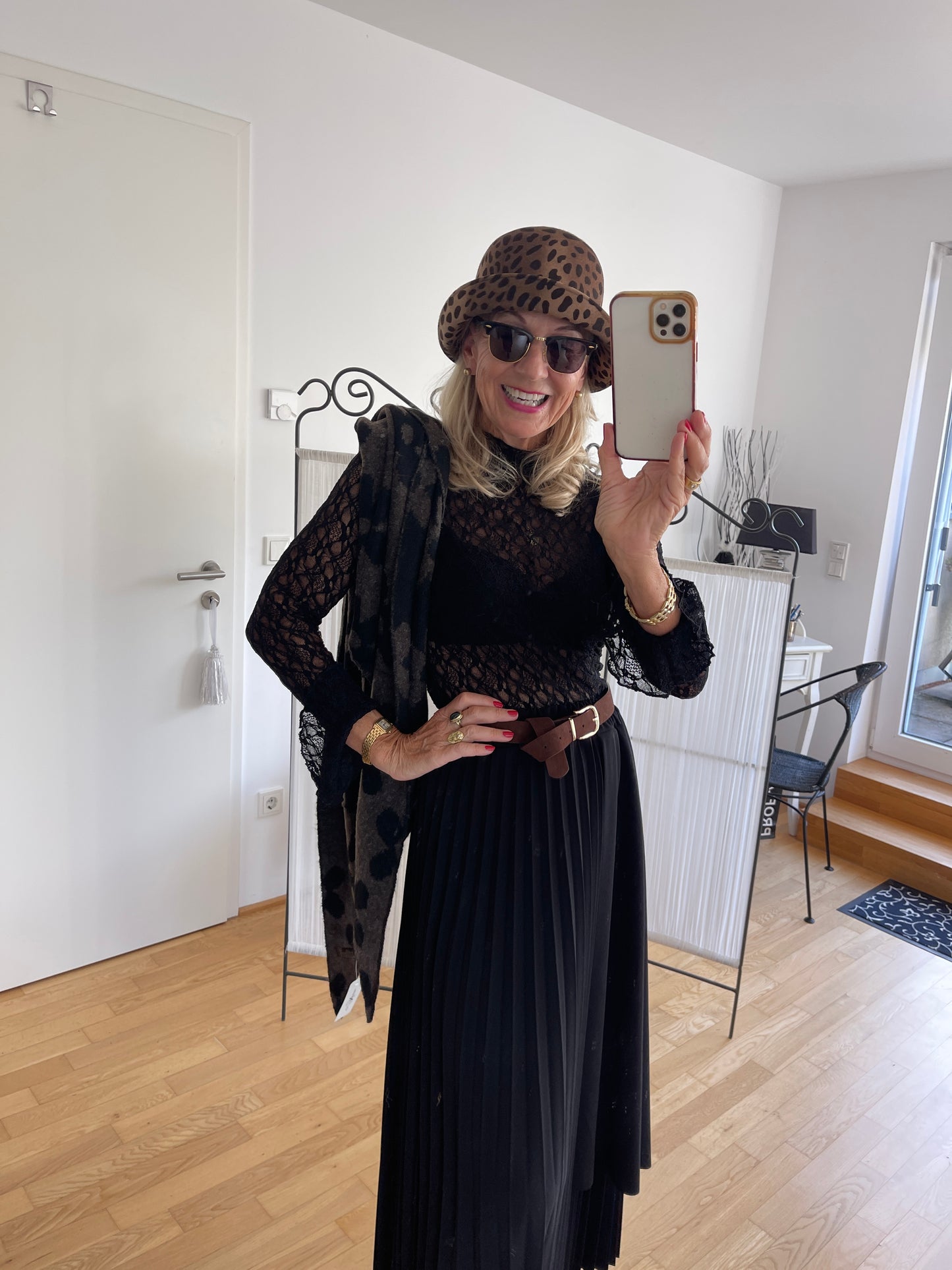 Oberteil MALI black €49,90; dieses zauberhafte Spitzenoberteil veredelt Dein Outfit