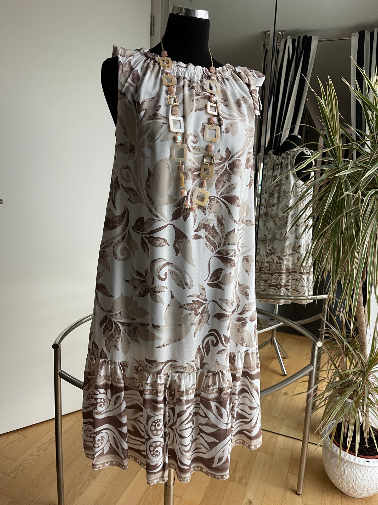 Kleid RICHI €39,90 statt €69,90; soooo schön sommerlich☀️☀️