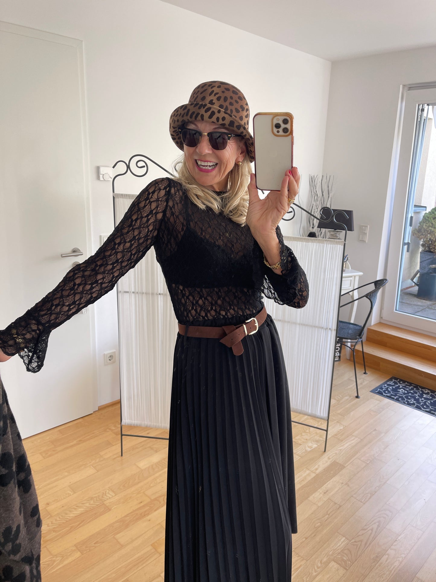 Oberteil MALI black €49,90; dieses zauberhafte Spitzenoberteil veredelt Dein Outfit