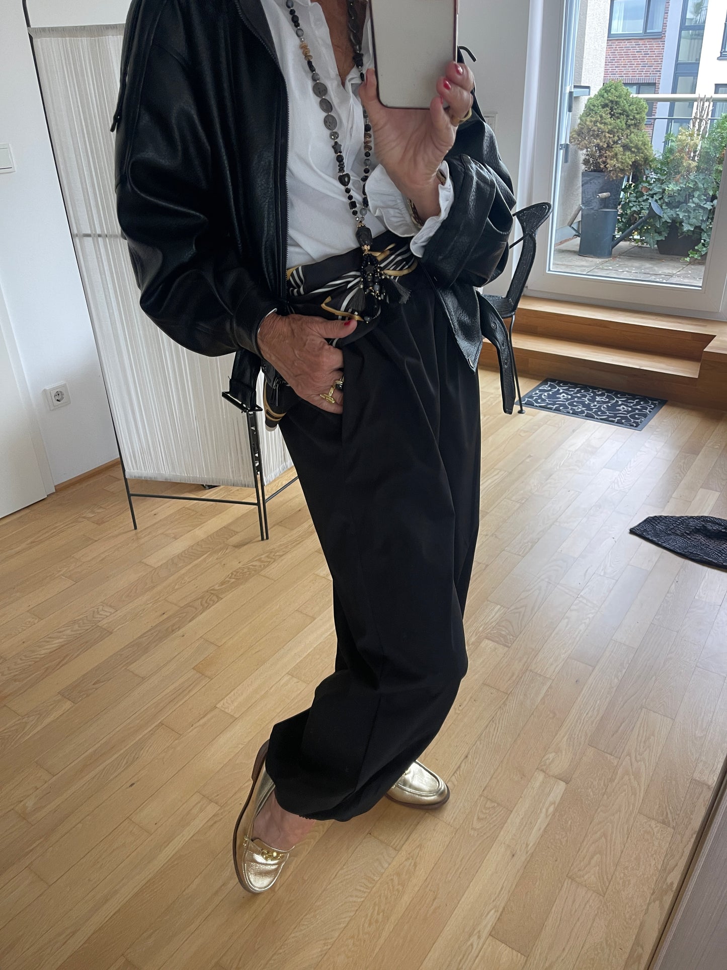 Hose MEDINA €109,90; total angesagter und aktueller Style🍁