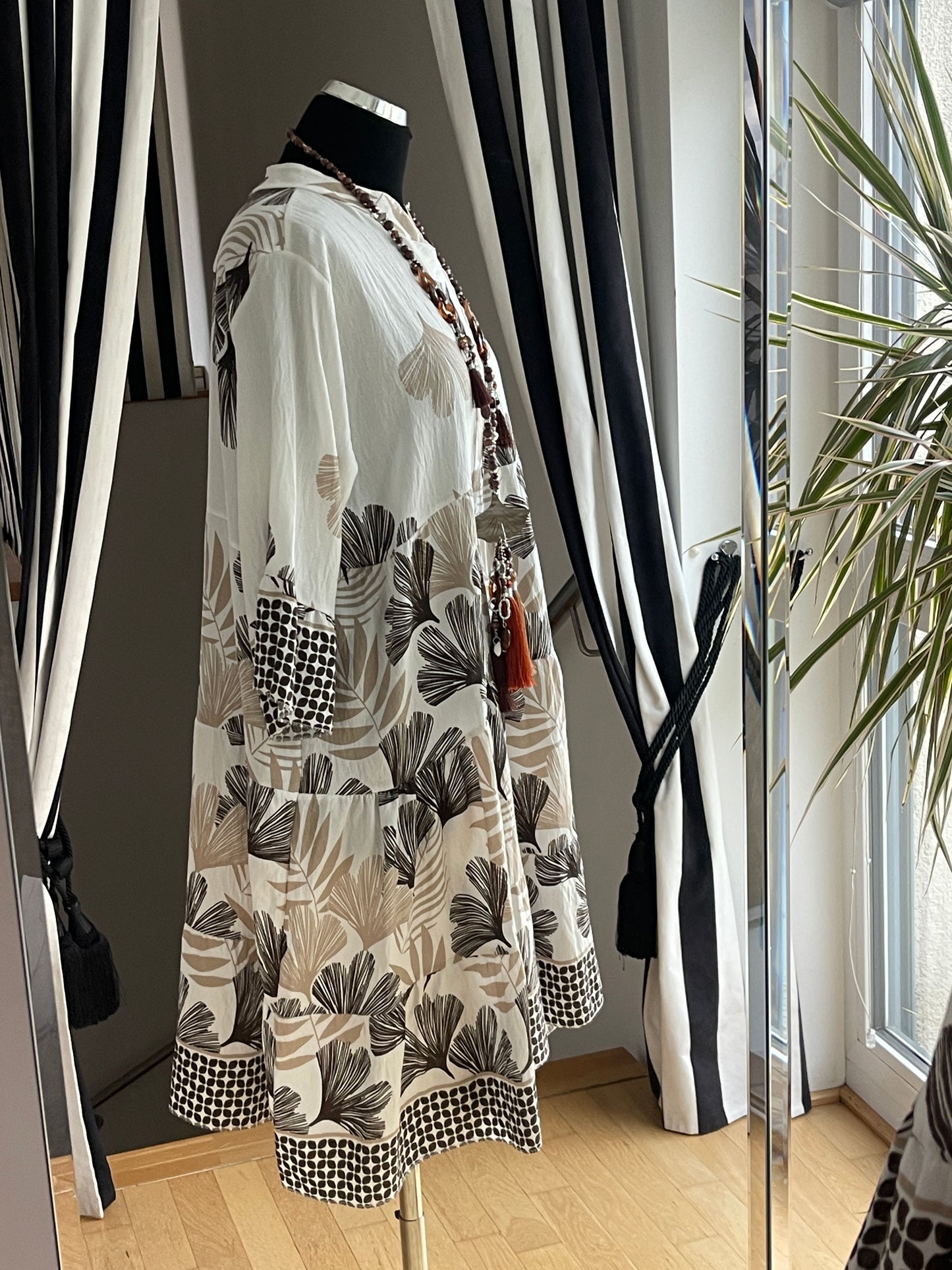 Tunika GINKO schwarz, beige-champagner €69,90; starker Look, klasse Print, perfekter One-Size-Schnitt