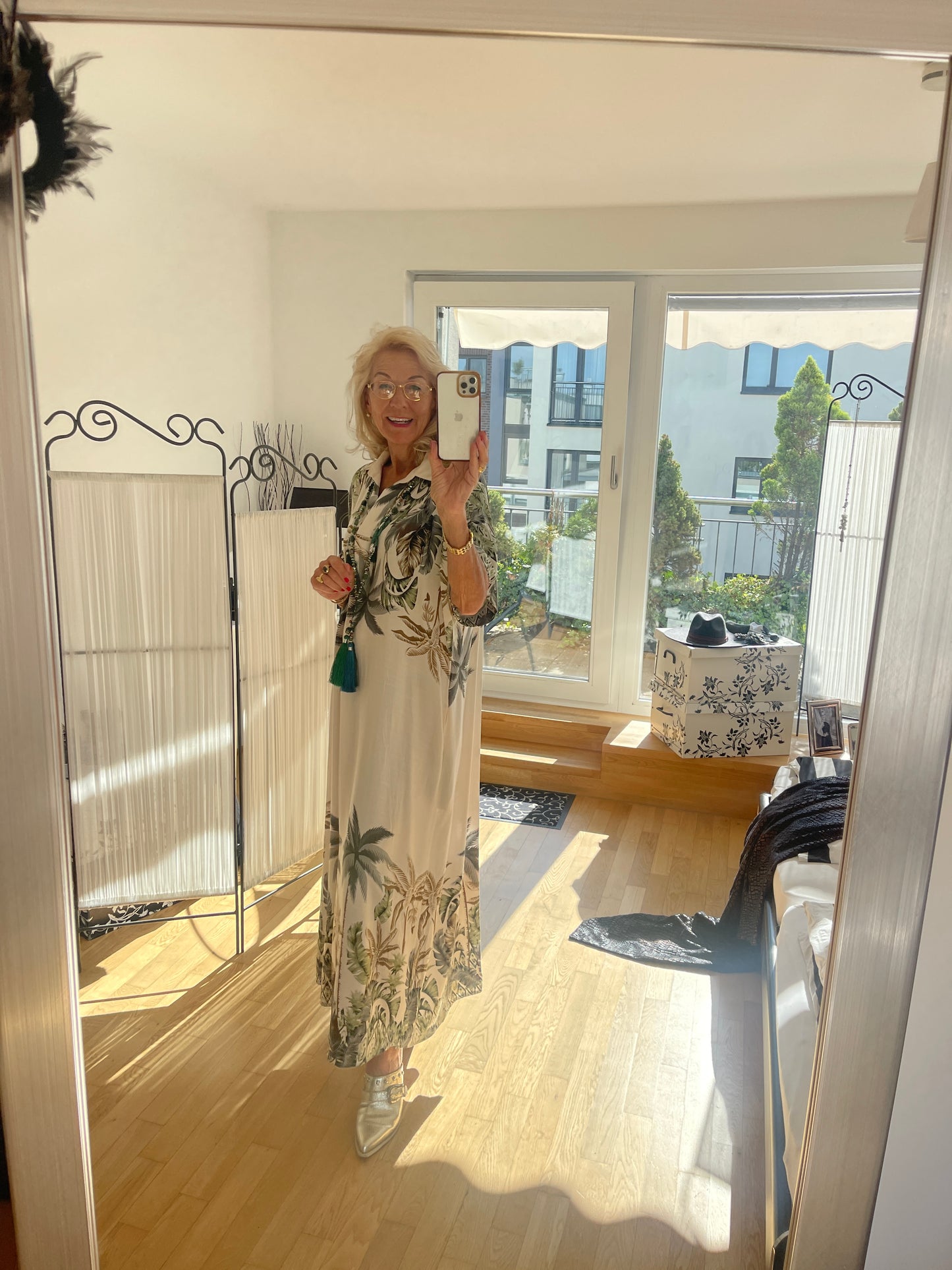 Kleid OLYMP blue €109,90, mit diesem Modell freut man sich auf den Herbst
