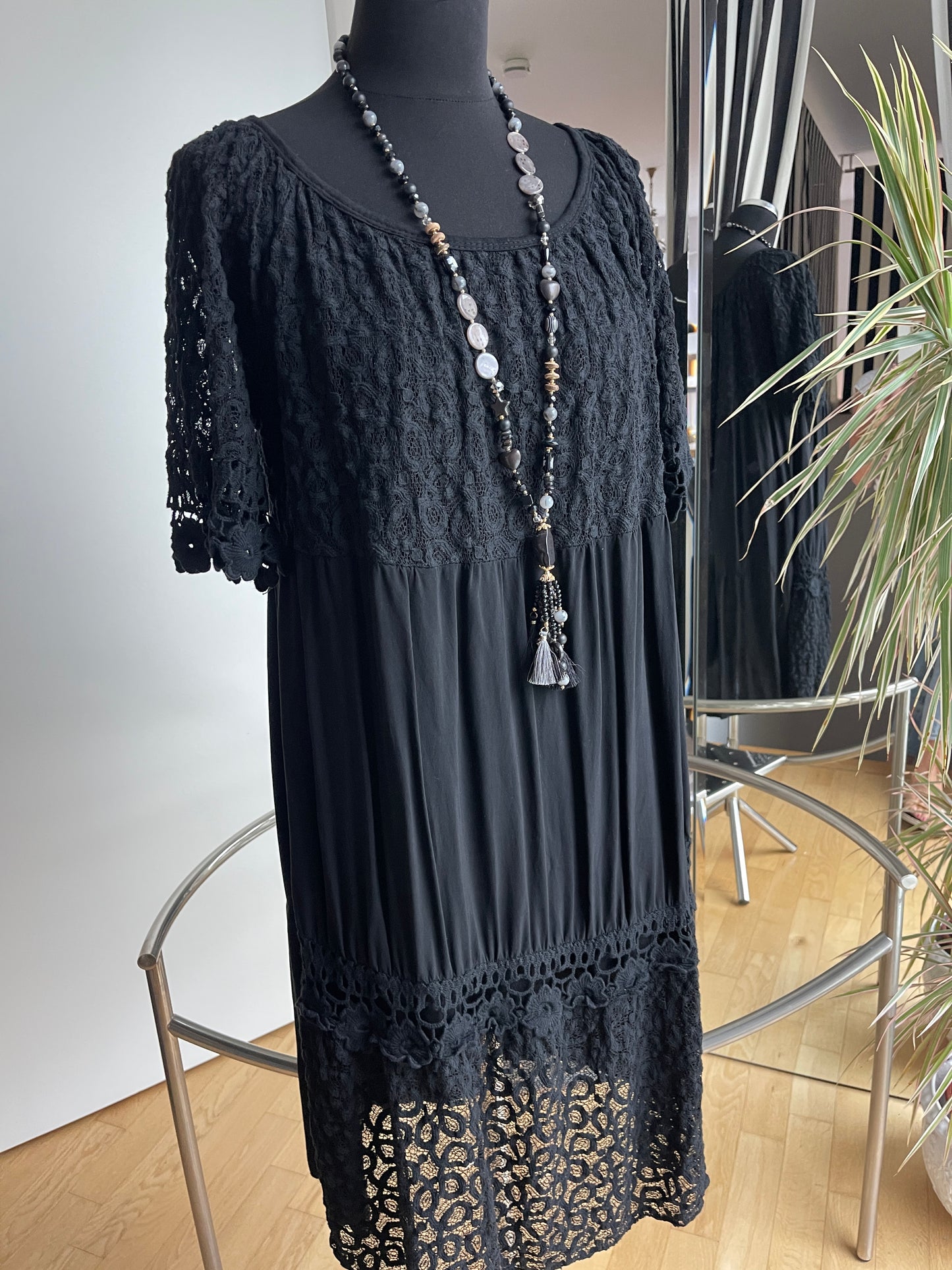 Kleid JUFA black €49,90 statt €79,90; einfach genial!! Das perfekte sommerliche Reisekleid