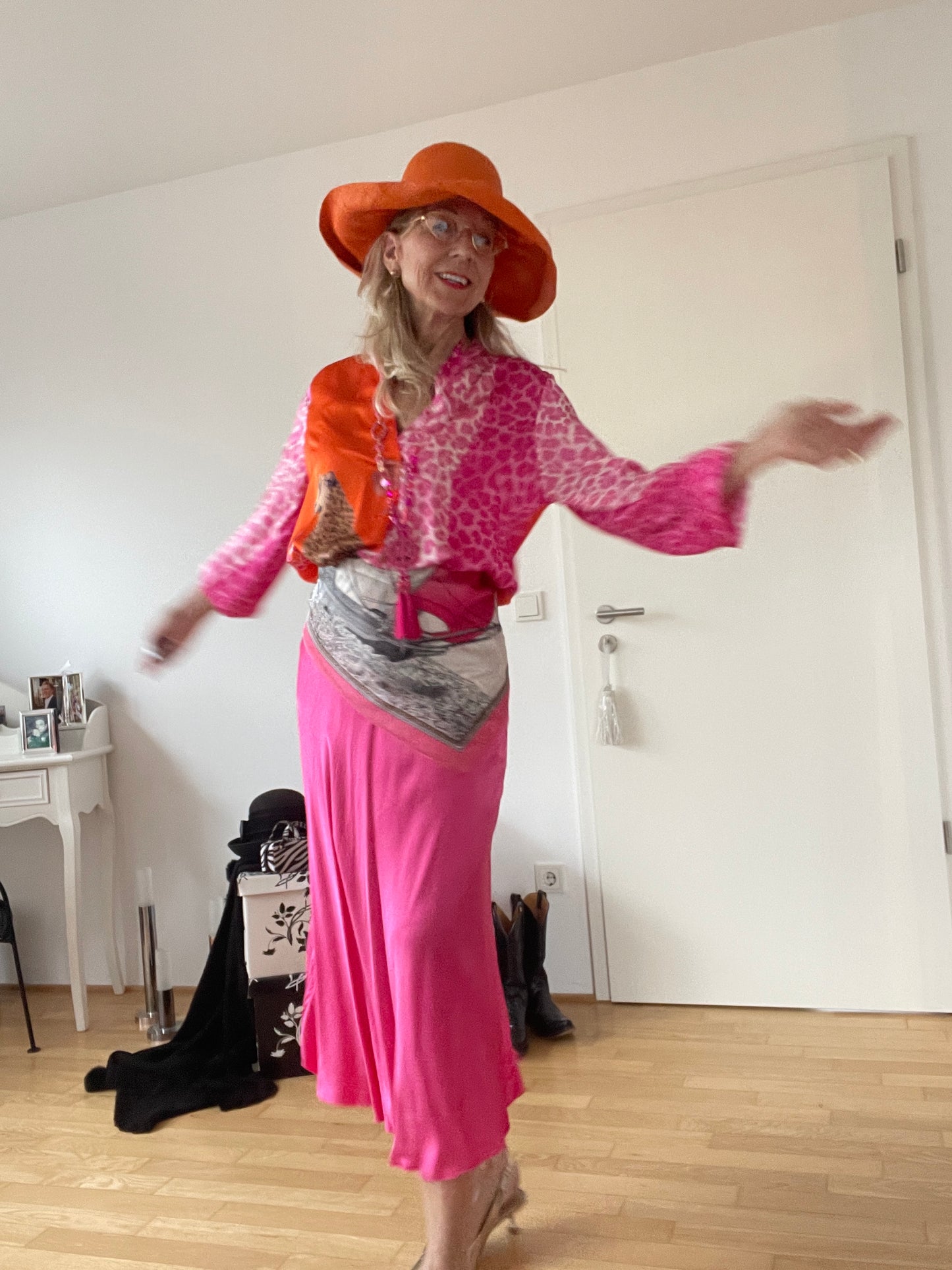 Oberteil JUDY €79,90; farbenfroher Saisonstart