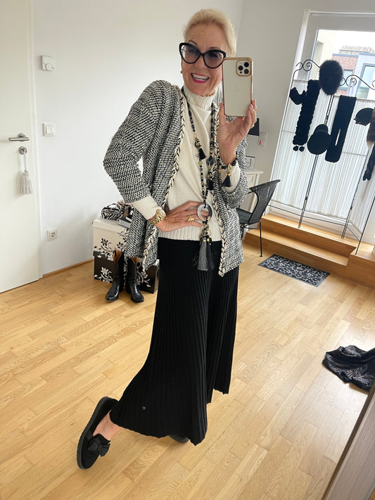 Jacke MASCHA jetzt €99,90; total schicker Strickblazer, perfekt kombinierbares Modell