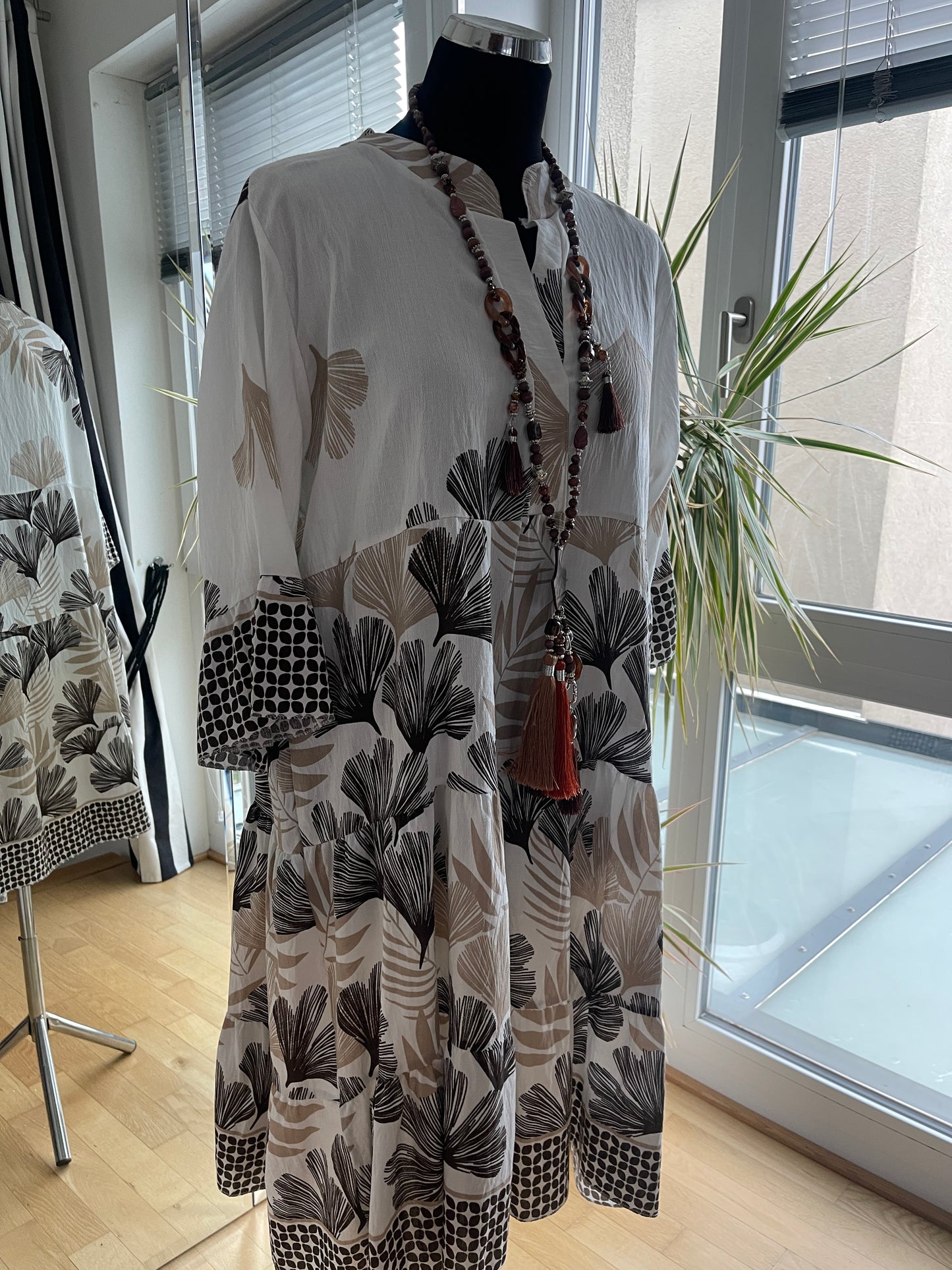 Tunika GINKO schwarz, beige-champagner €69,90; starker Look, klasse Print, perfekter One-Size-Schnitt