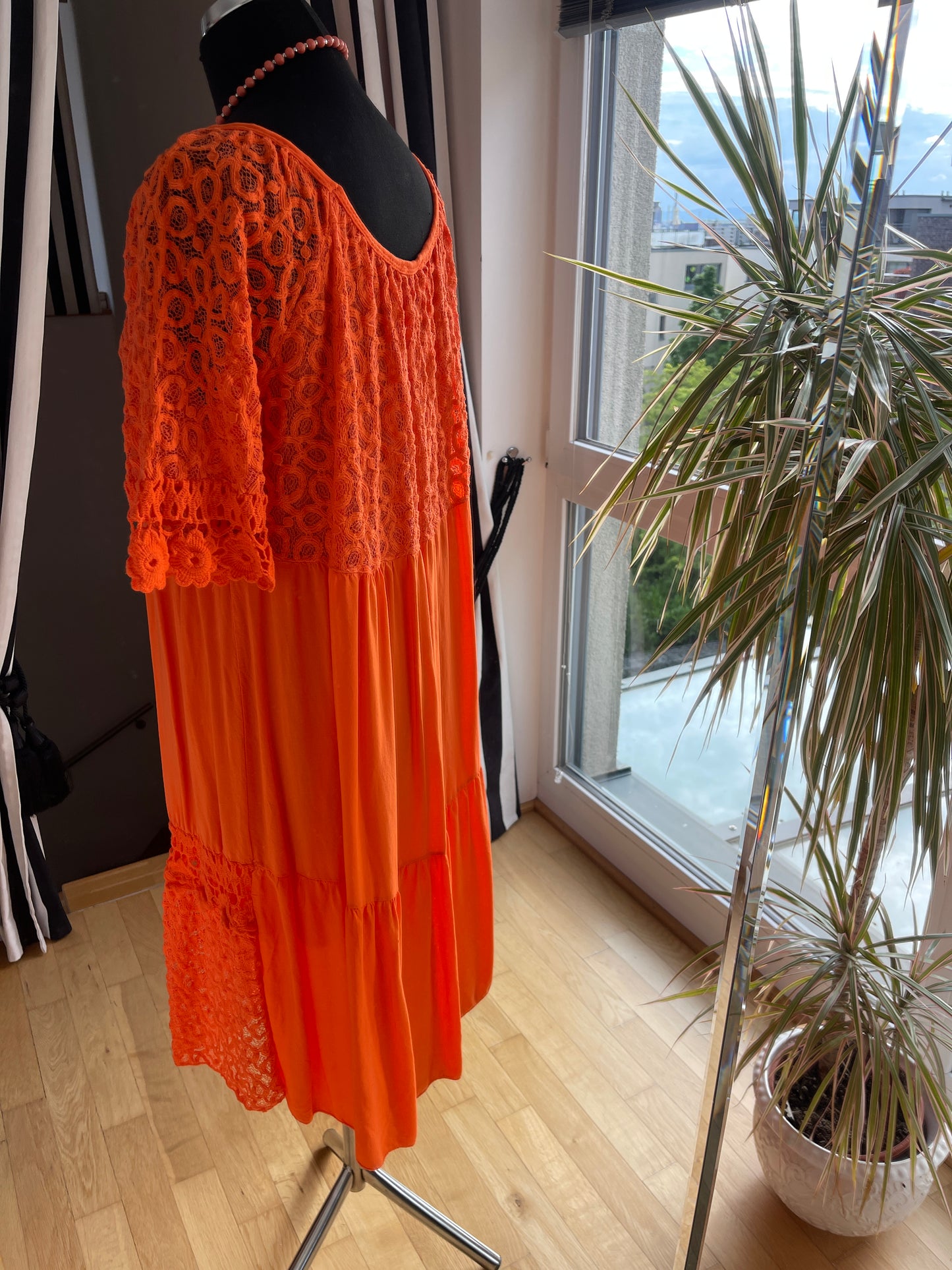 Kleid JUFA orange €79,90; … das perfekte sommerliche Reisekleid