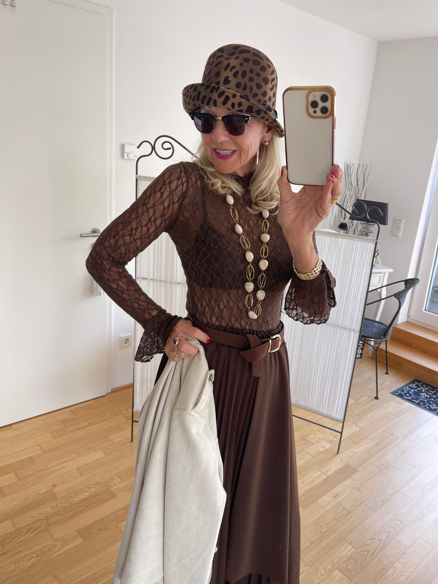 Oberteil MALI brown €49,90; dieses zauberhafte Spitzenoberteil veredelt Dein Outfit