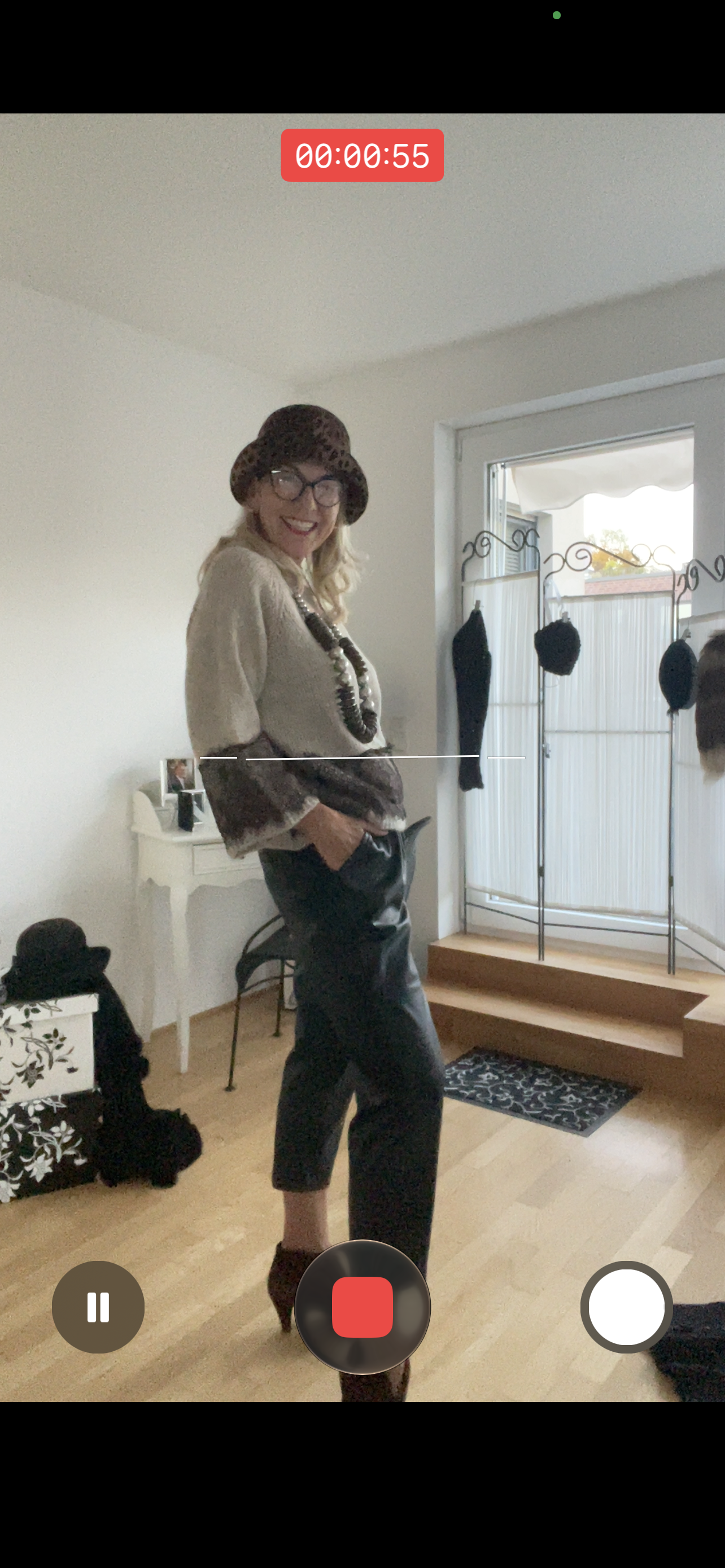 Pullover PICASSO €99,90; .. den muss man ja lieben🍁