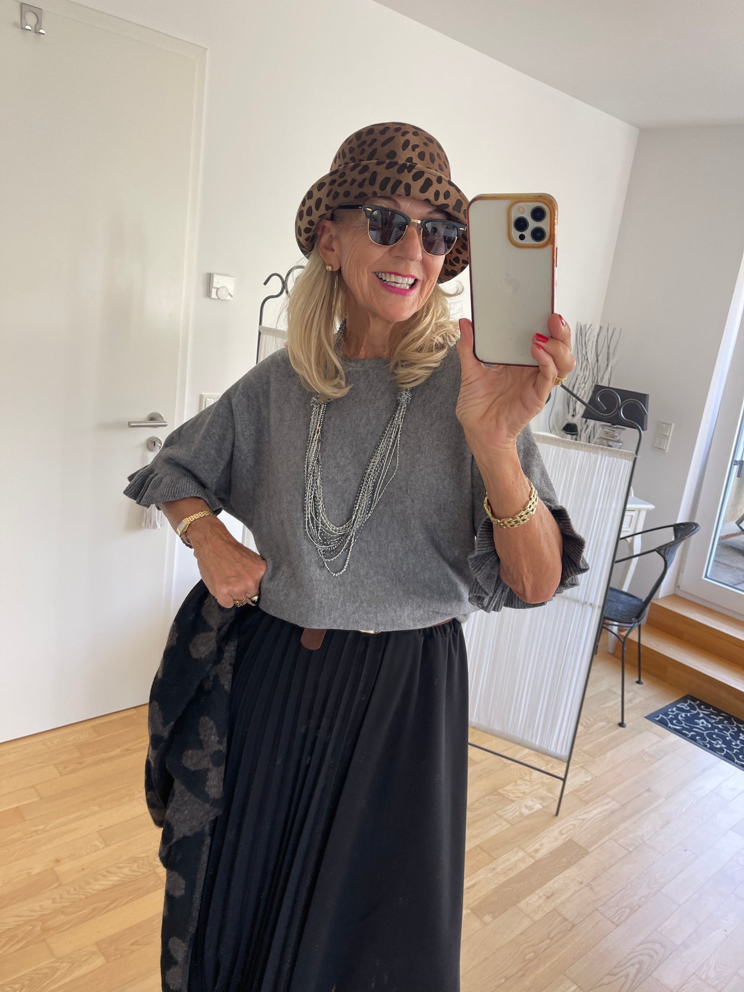 Pullover COLETTE grey €69,90; edel, schick und so kuschelig🍂