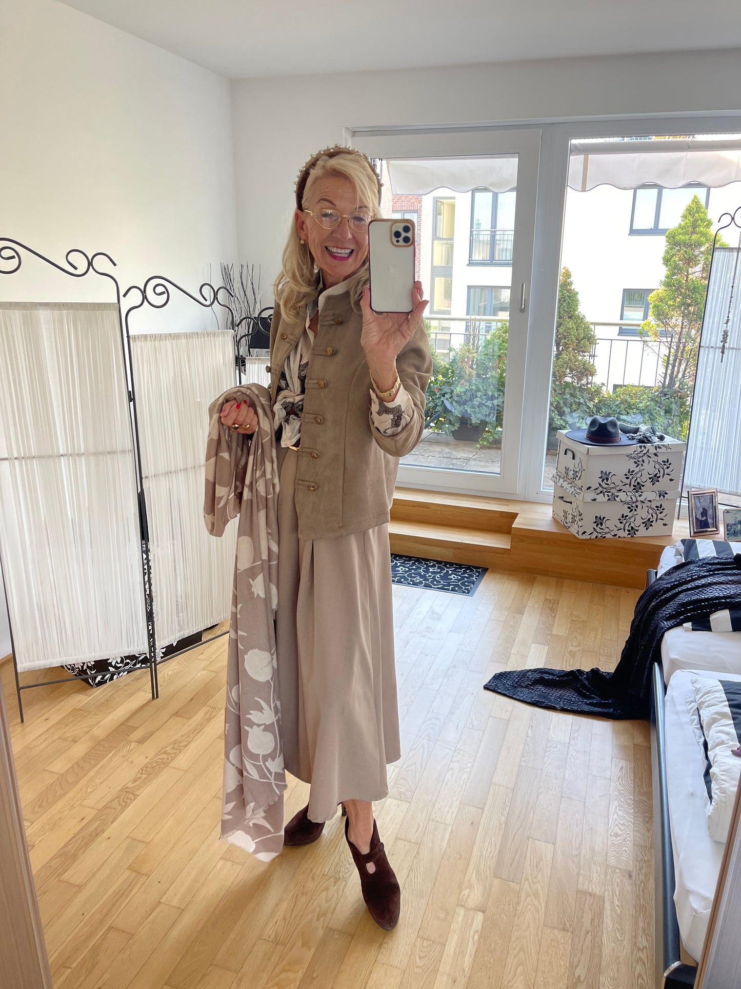 Jacke ARGI taupe €109,90; diese stylische Jacke rundet jedes Outfit perfekt ab🍁🍂