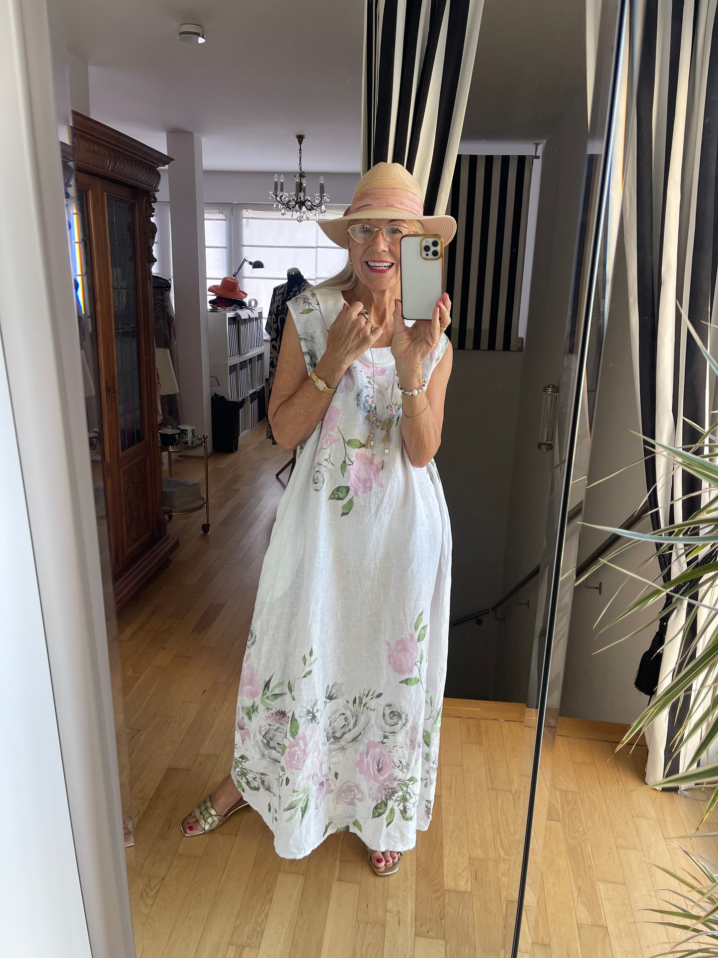 Kleid CARLOTTA white €79,90 statt €109,90; Kleider machen Leute!!… Modell CARLOTTA hält Wort!!