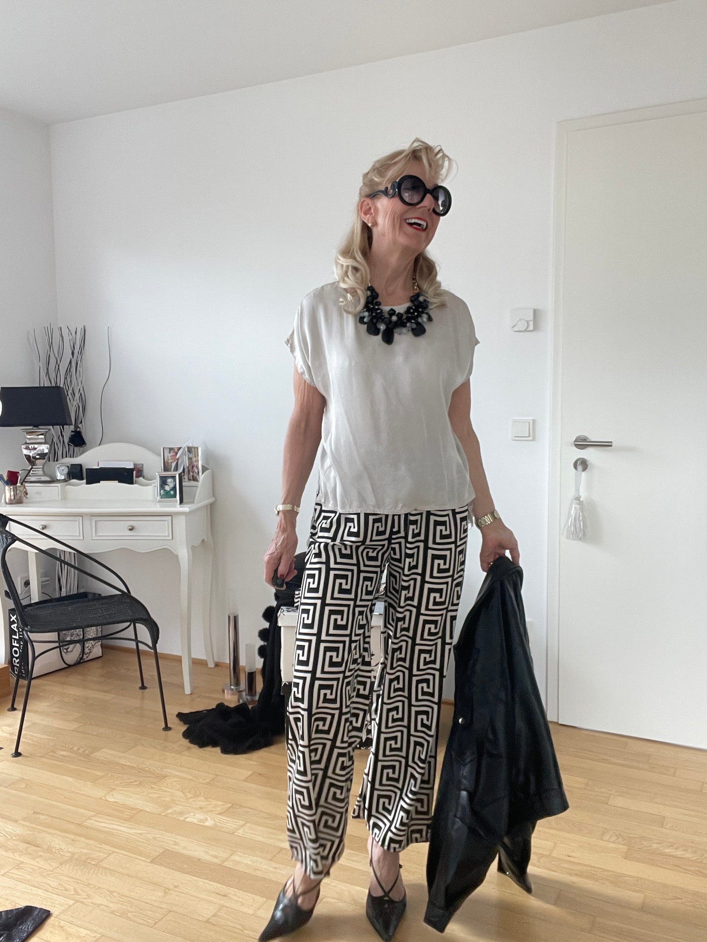 Oberteil PERLA beige im Outlet €29,90 statt €69,90; edel, elegant & raffiniert, sexy
