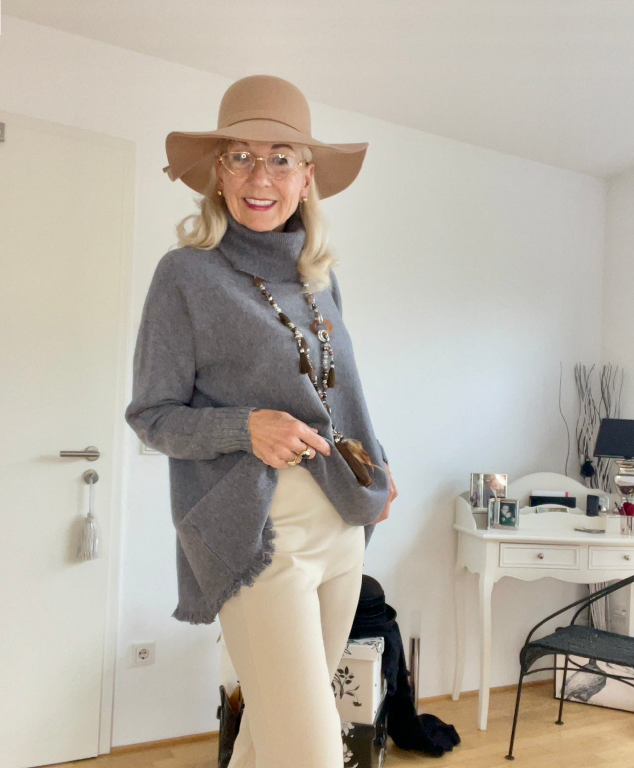 Pullover EVI grau; jetzt €89,90 … garantiertes Wohlfühlmodell