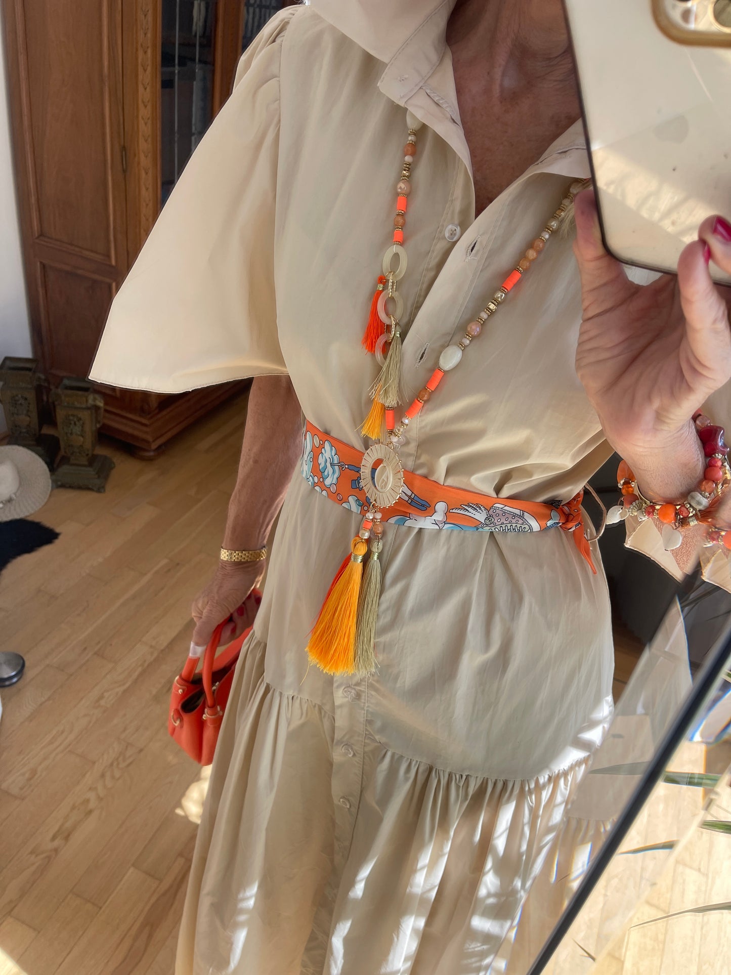 Kleid KLEO €119,90; Edler Chic mit Pfiff