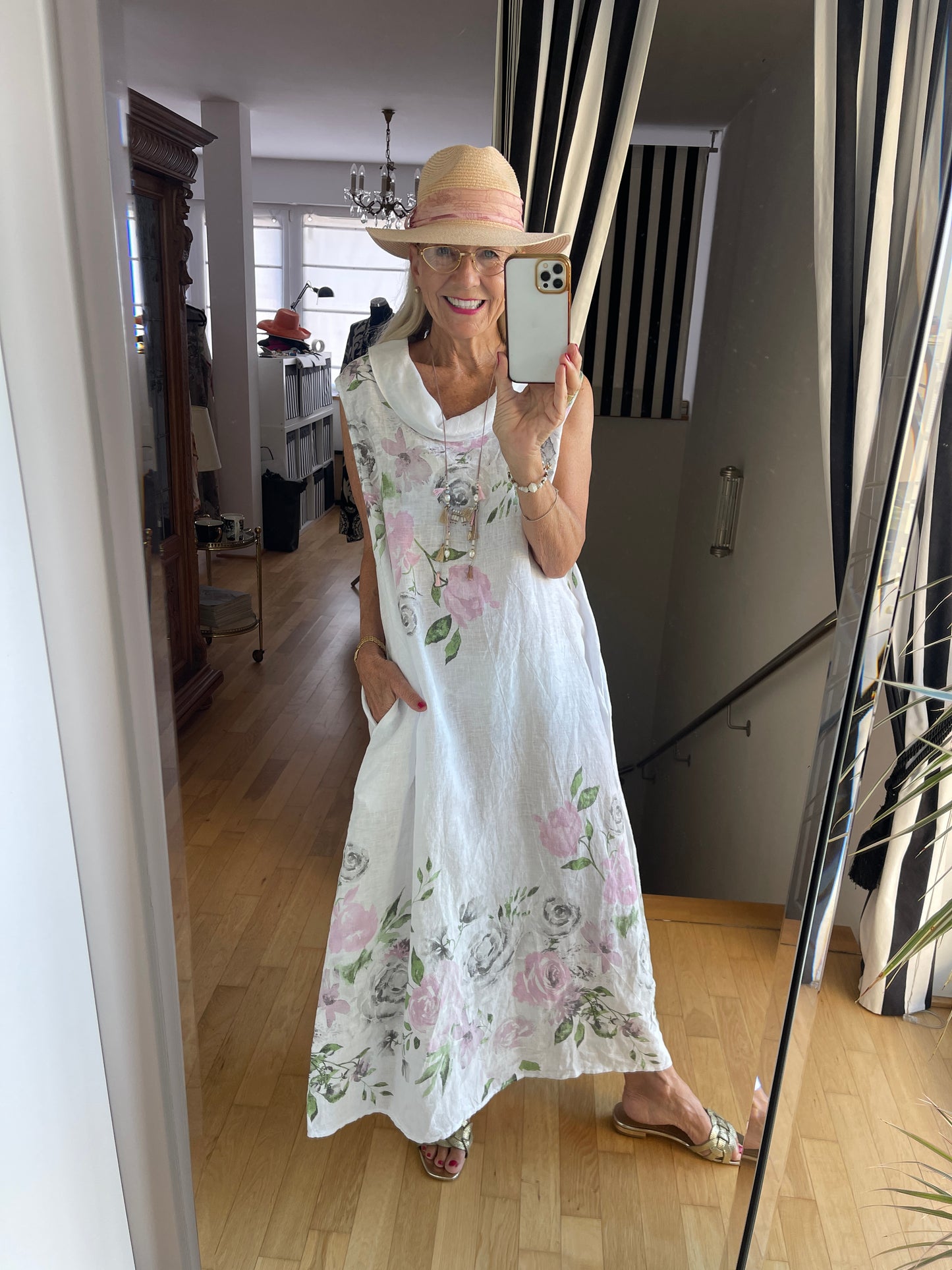 Kleid CARLOTTA white €79,90 statt €109,90; Kleider machen Leute!!… Modell CARLOTTA hält Wort!!