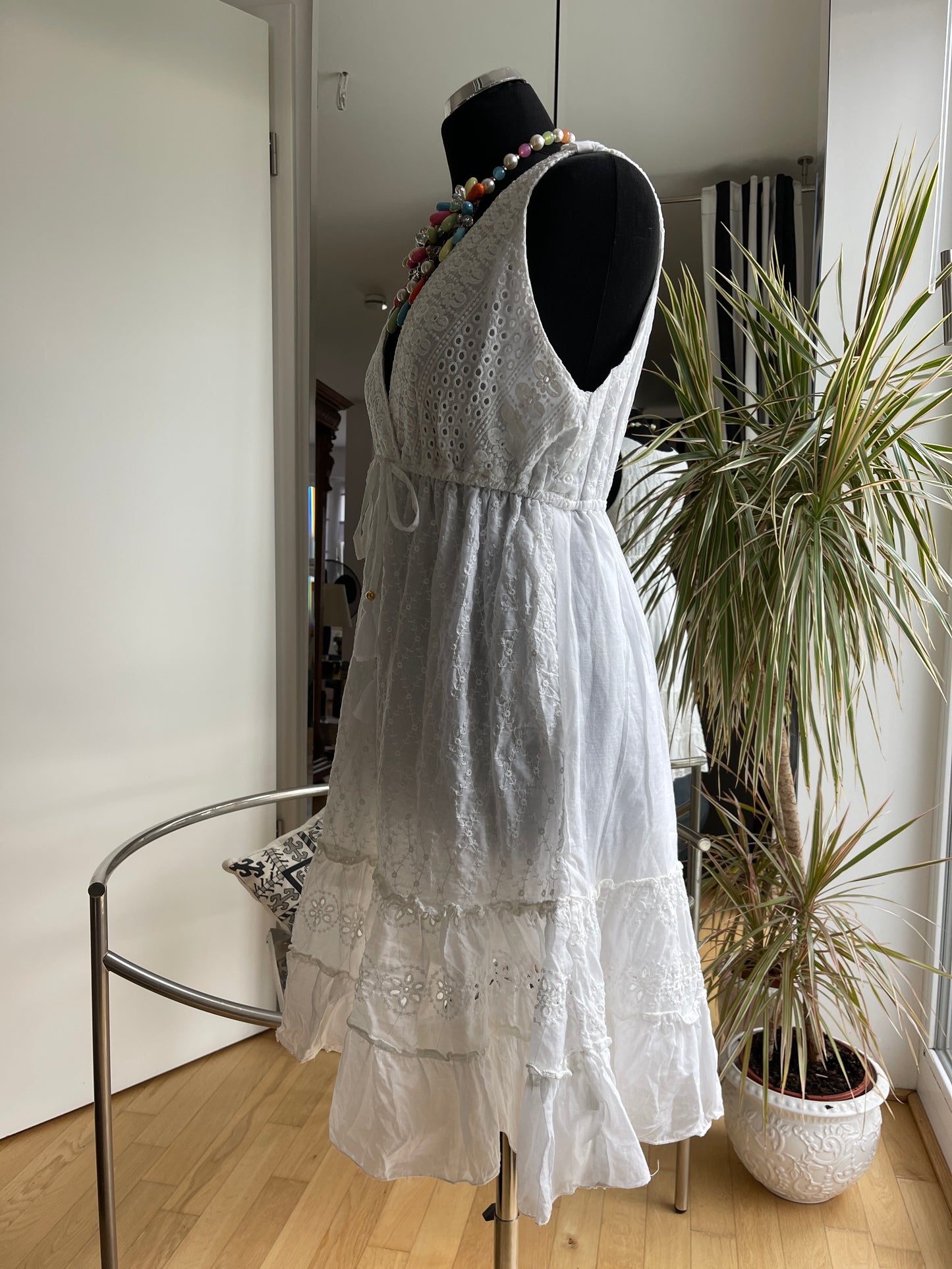 Kleid LUCY white €69,90 statt €89,90; dieses hübsche Modell darf nicht fehlen
