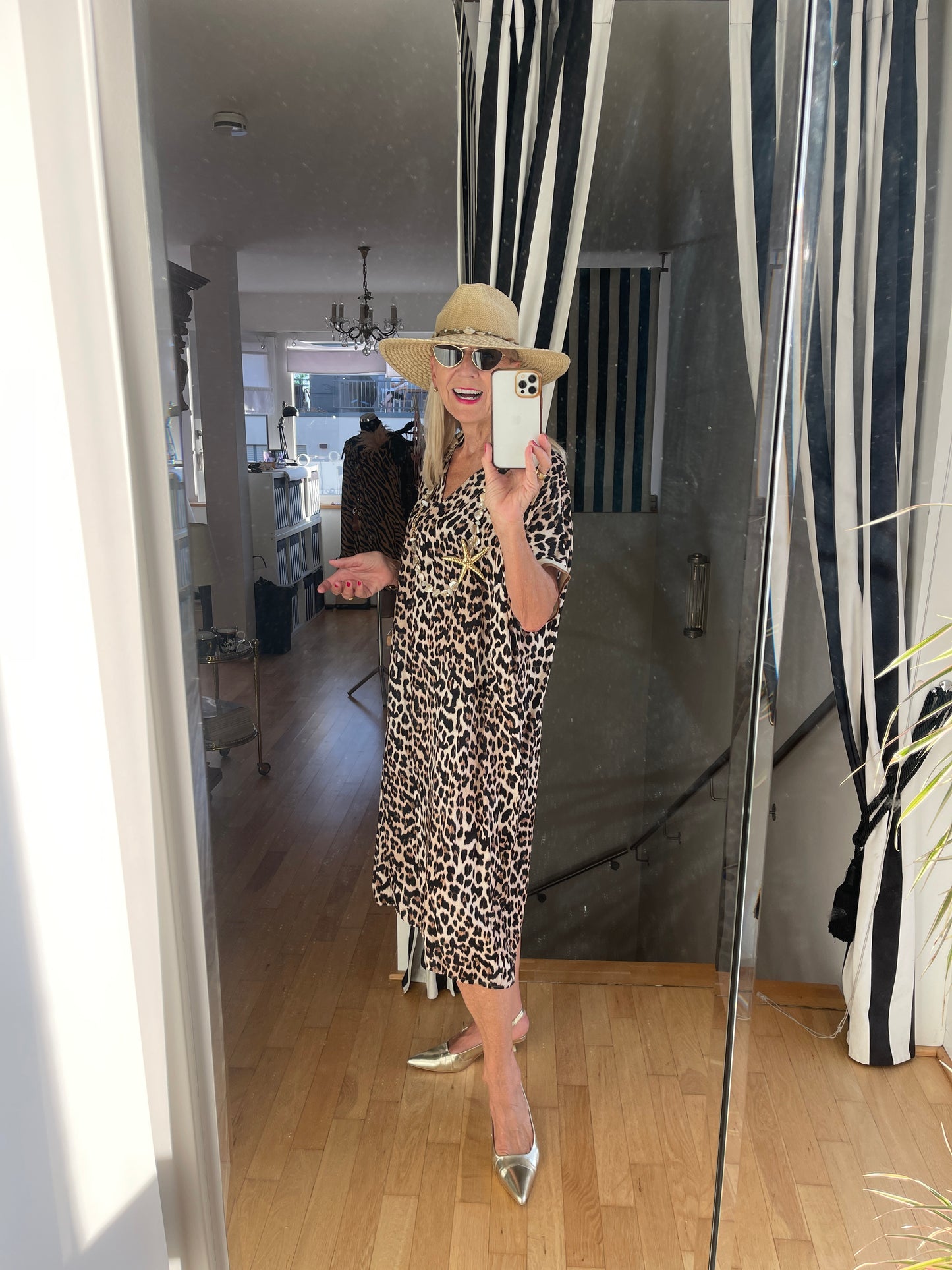 Kleid CAROLL €69,90 statt €99,90; Luftig, lässiger Sommer-Chic im trendigen Animal-Print; perfekt auch für XXXL-Größen