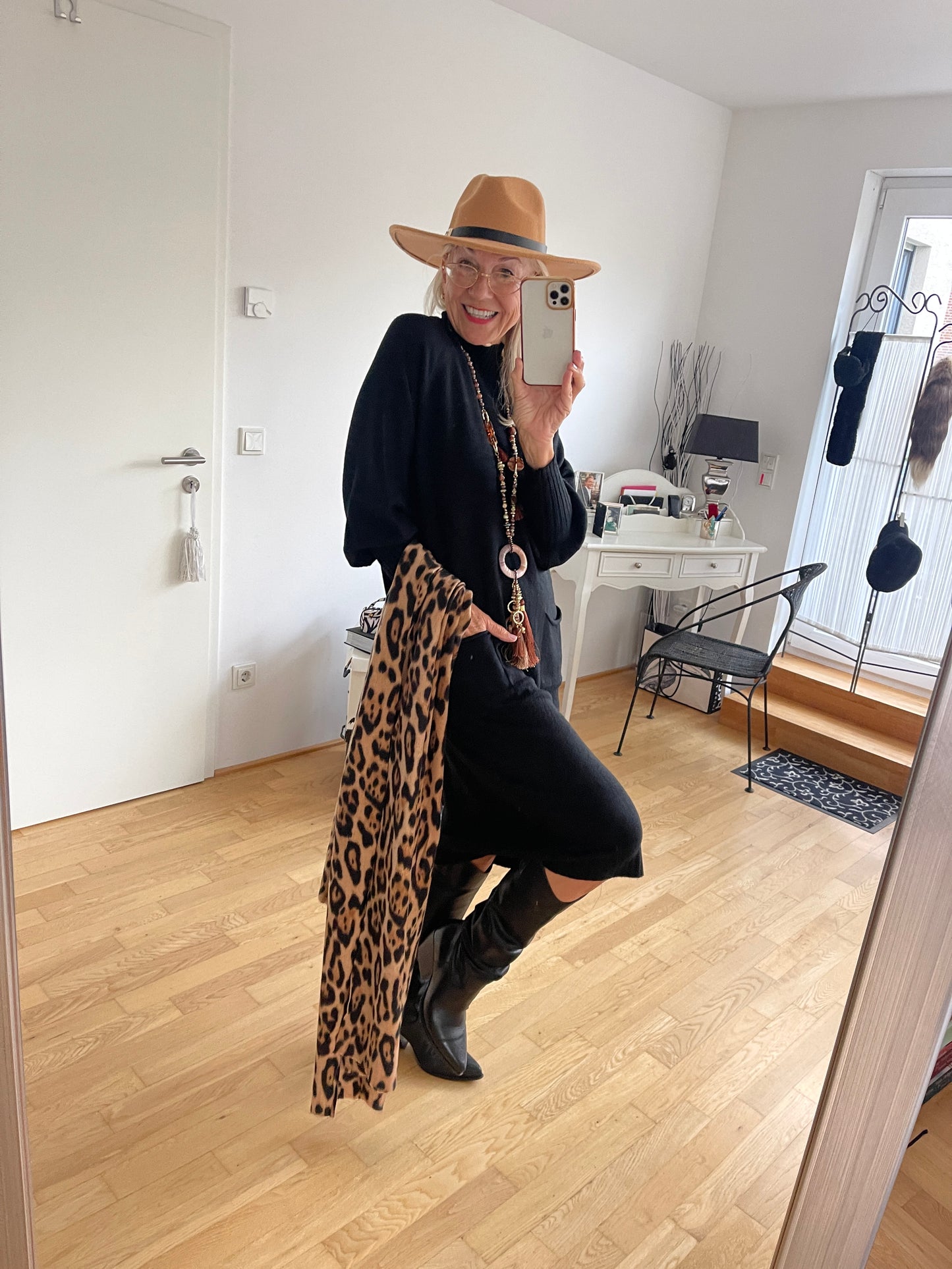 Kleid LADY schwarz;  „Im Black-FRIDAY-OUTLET“ nur noch €69,90 statt €99,90; genial sitzendes, super lässig wie stylisches Strickleid in einer herrlich angenehmen Qualität