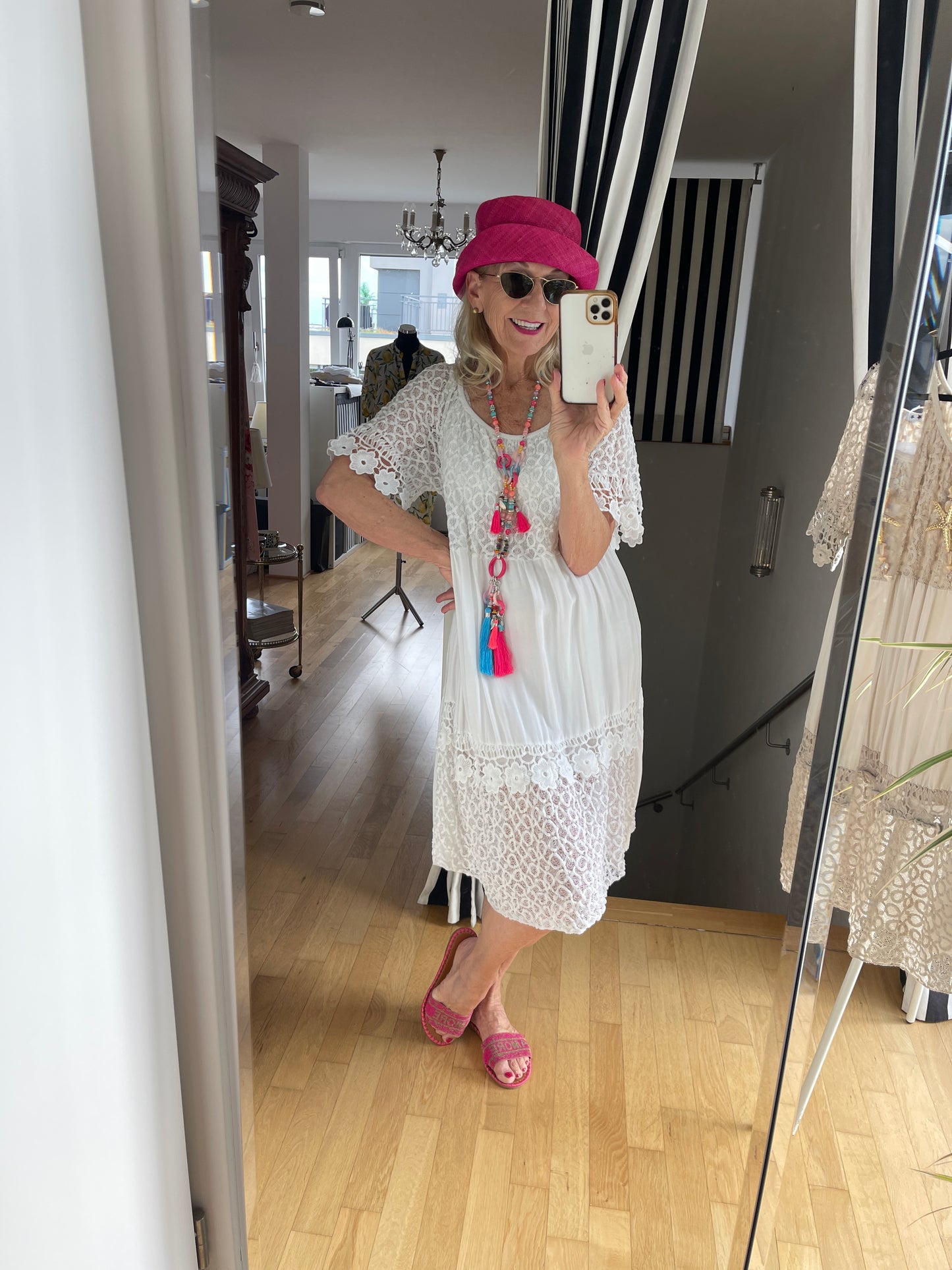 Kleid JUFA white €79,90; das ideale sommerliche Reisekleid