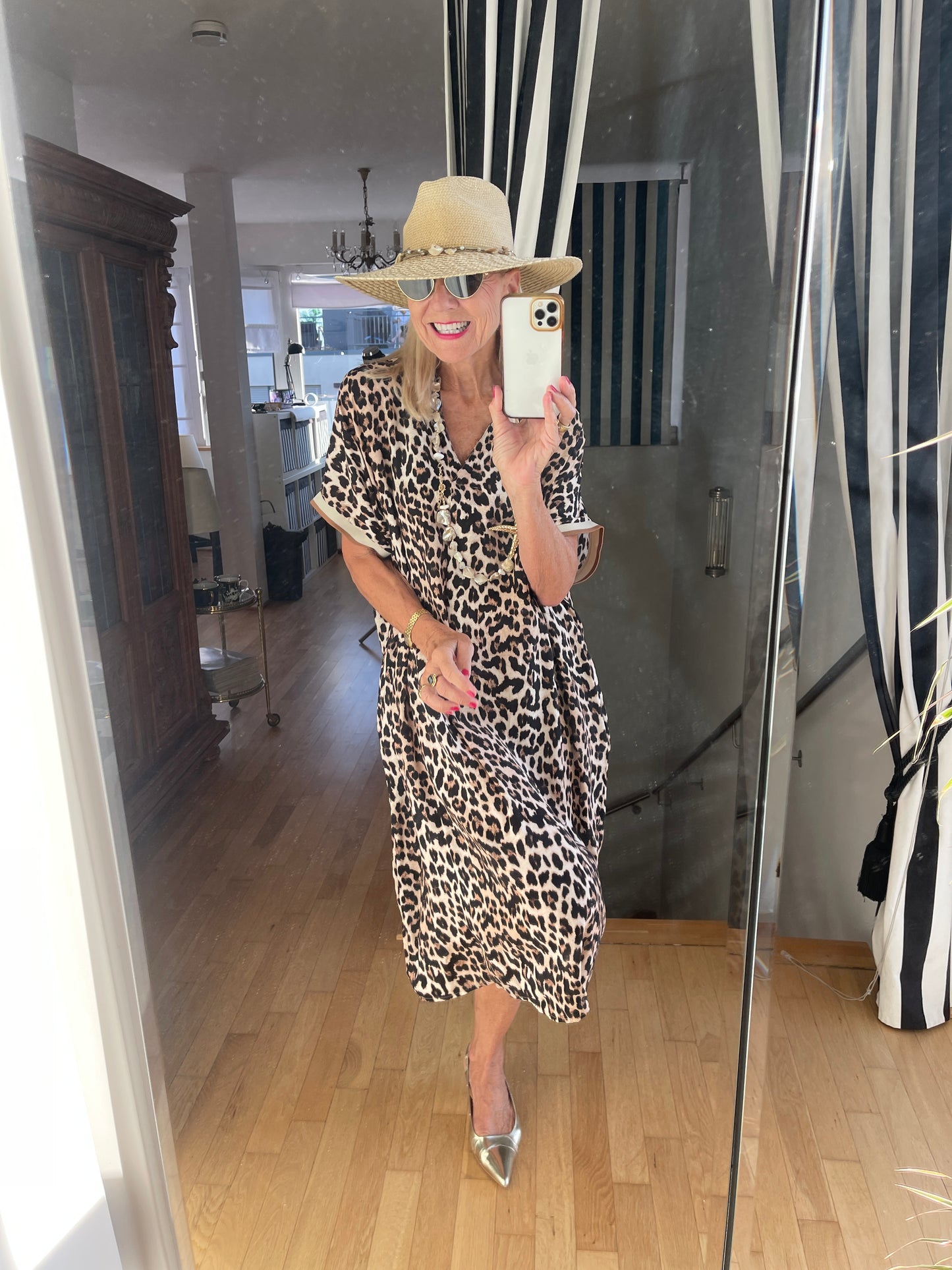 Kleid CAROLL €69,90 statt €99,90; Luftig, lässiger Sommer-Chic im trendigen Animal-Print; perfekt auch für XXXL-Größen