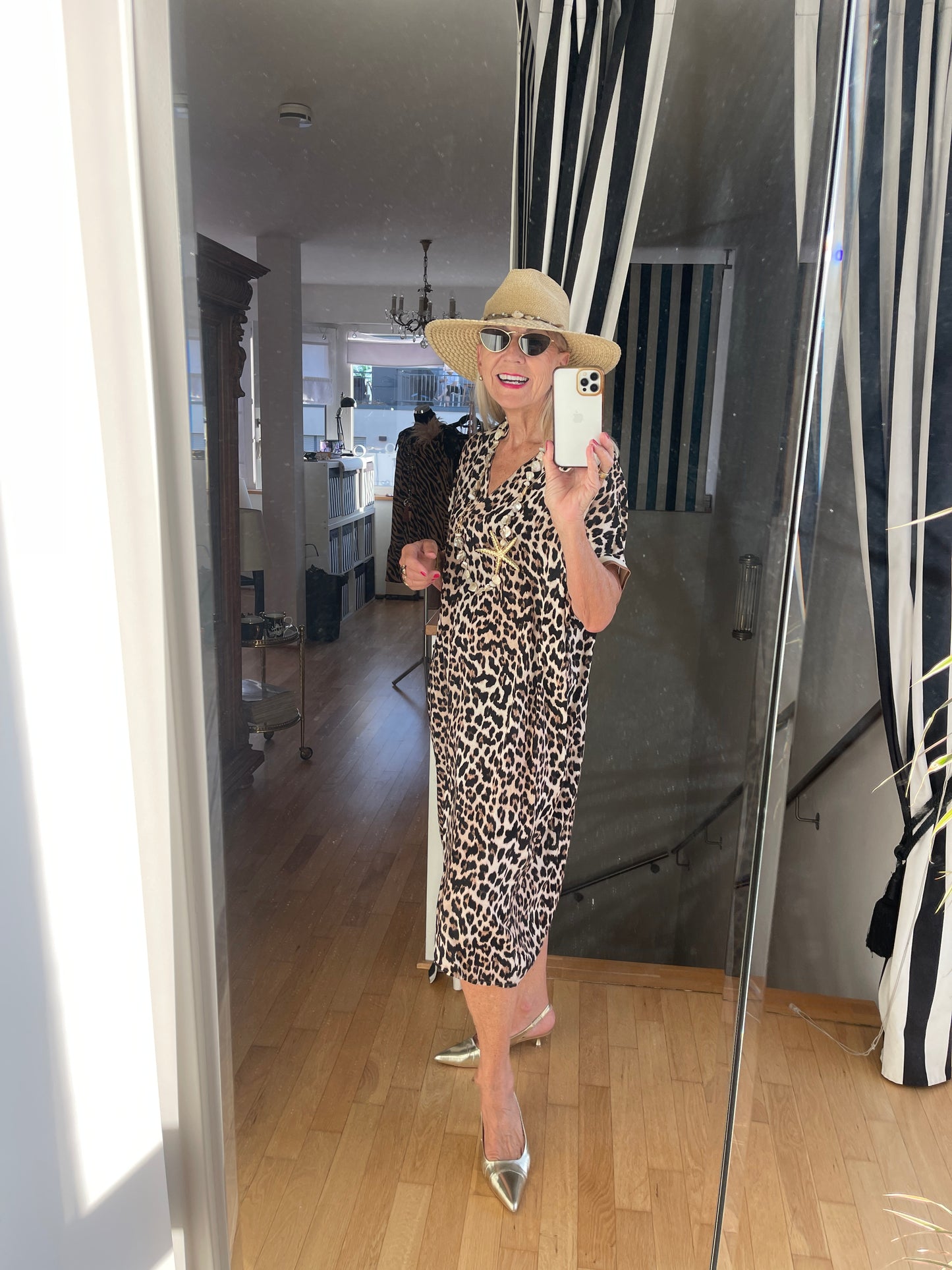 Kleid CAROLL €69,90 statt €99,90; Luftig, lässiger Sommer-Chic im trendigen Animal-Print; perfekt auch für XXXL-Größen