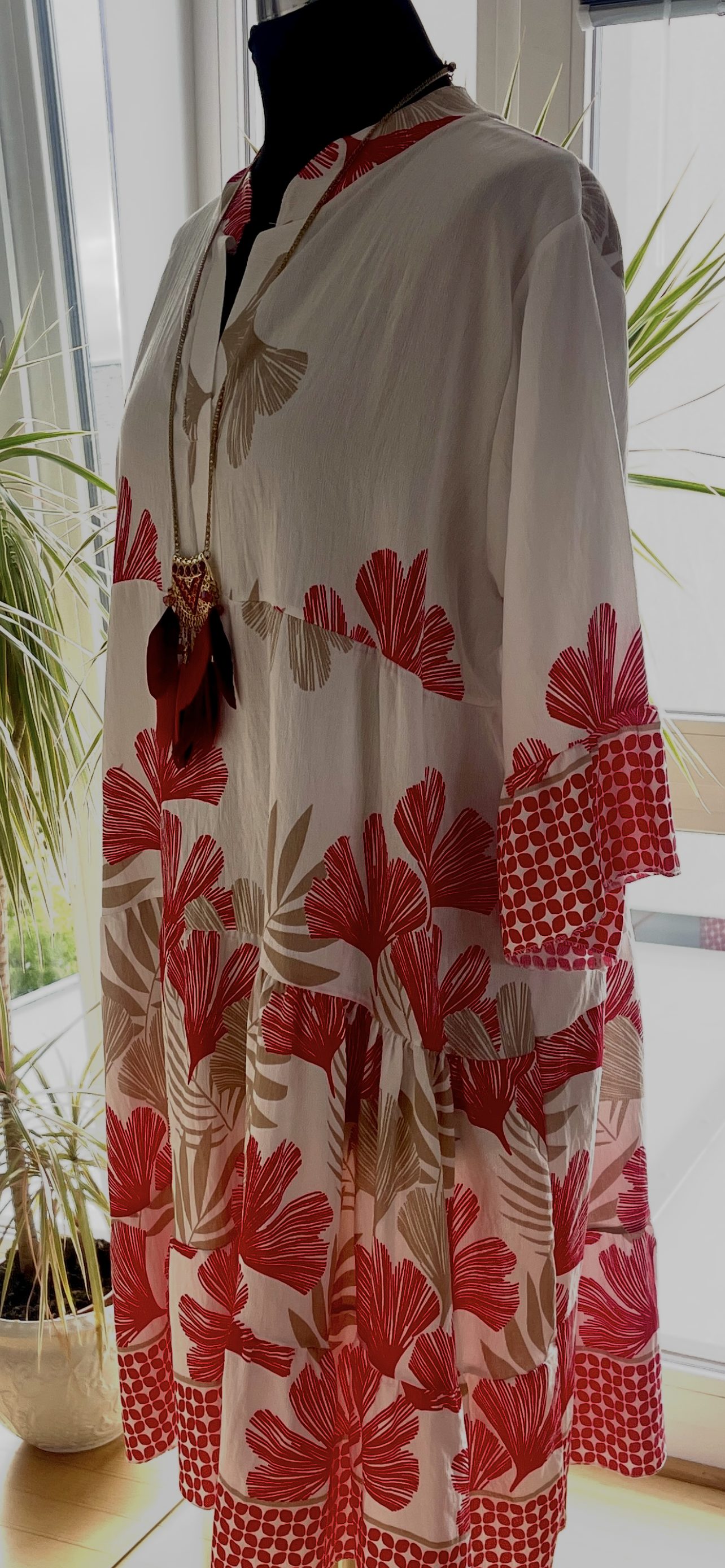 Tunika GINKO rot, beige-champagner im Outlet €69,90 statt €89,90; lässiger One-Size-Schnitt, klasse Print und tolles Material