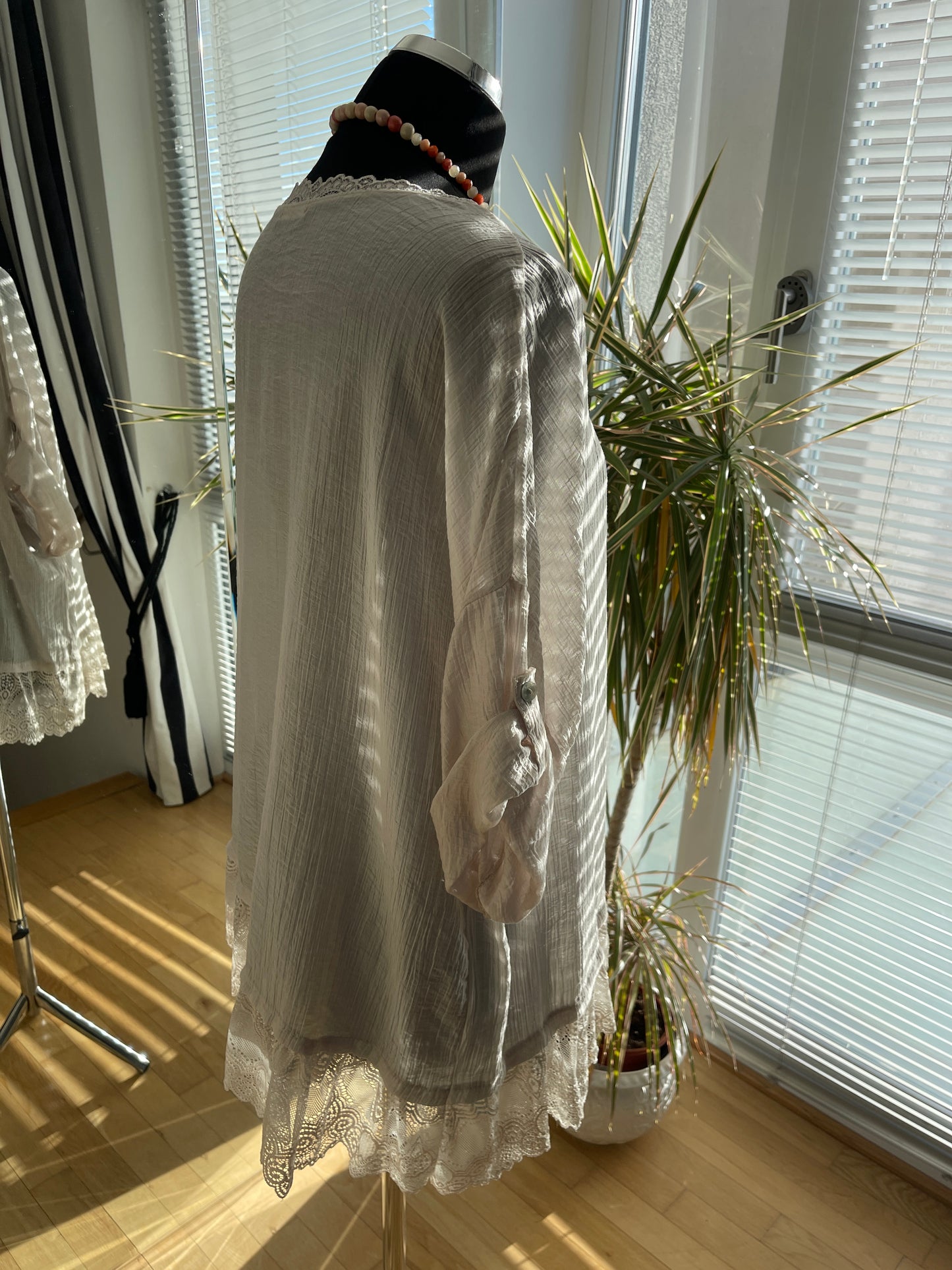 Tunika HELEN beige; im Outlet €39,90 statt 69,90 ..sooo herrlich duftig, luftig… und perfekt für XXL-Größen
