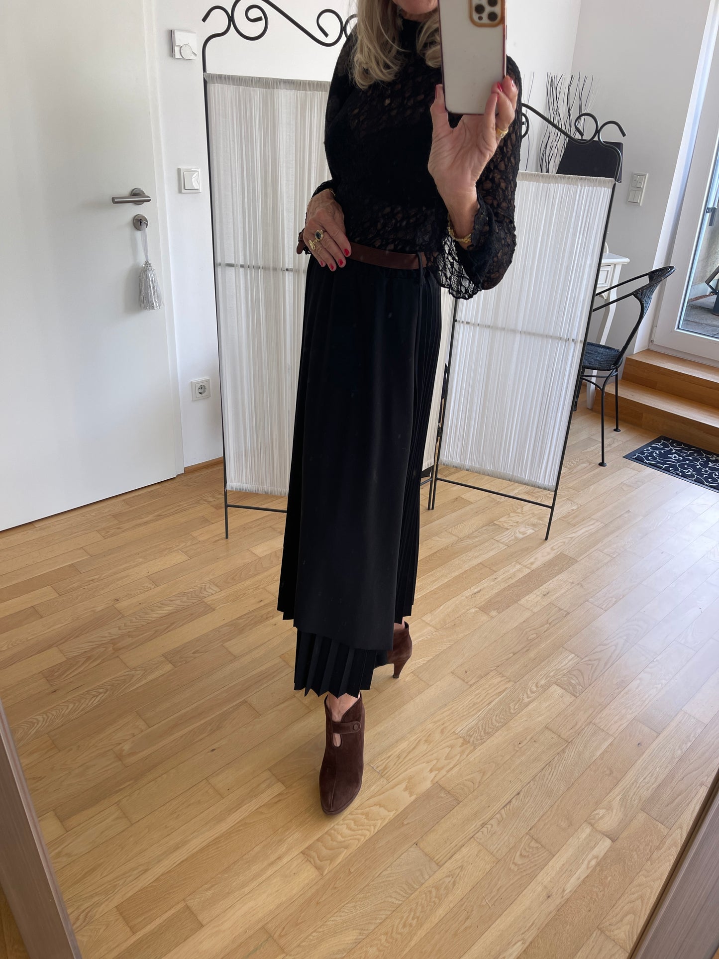 Rock ROCKEFELLER black €109,90; was für ein ausgefallener Schnitt!!
