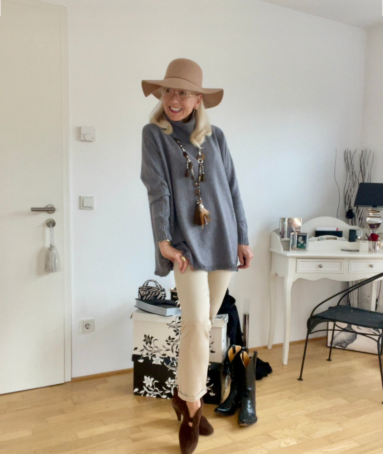 Pullover EVI grau; jetzt €89,90 … garantiertes Wohlfühlmodell