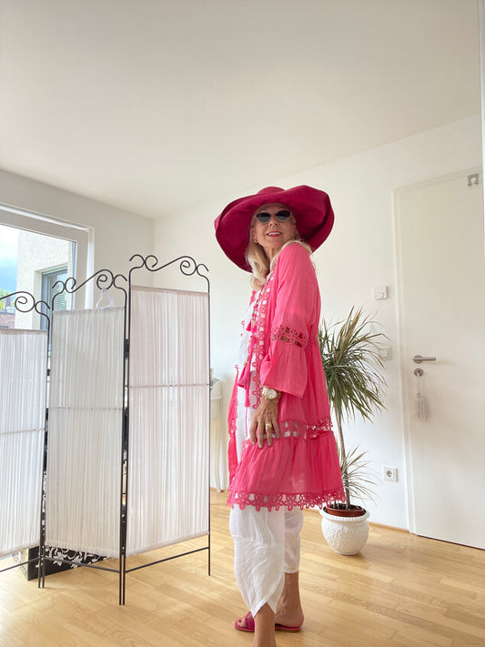 Jacke NAPOLI pink €99,90; ein stylisches Must-Have für alle Fashionistas