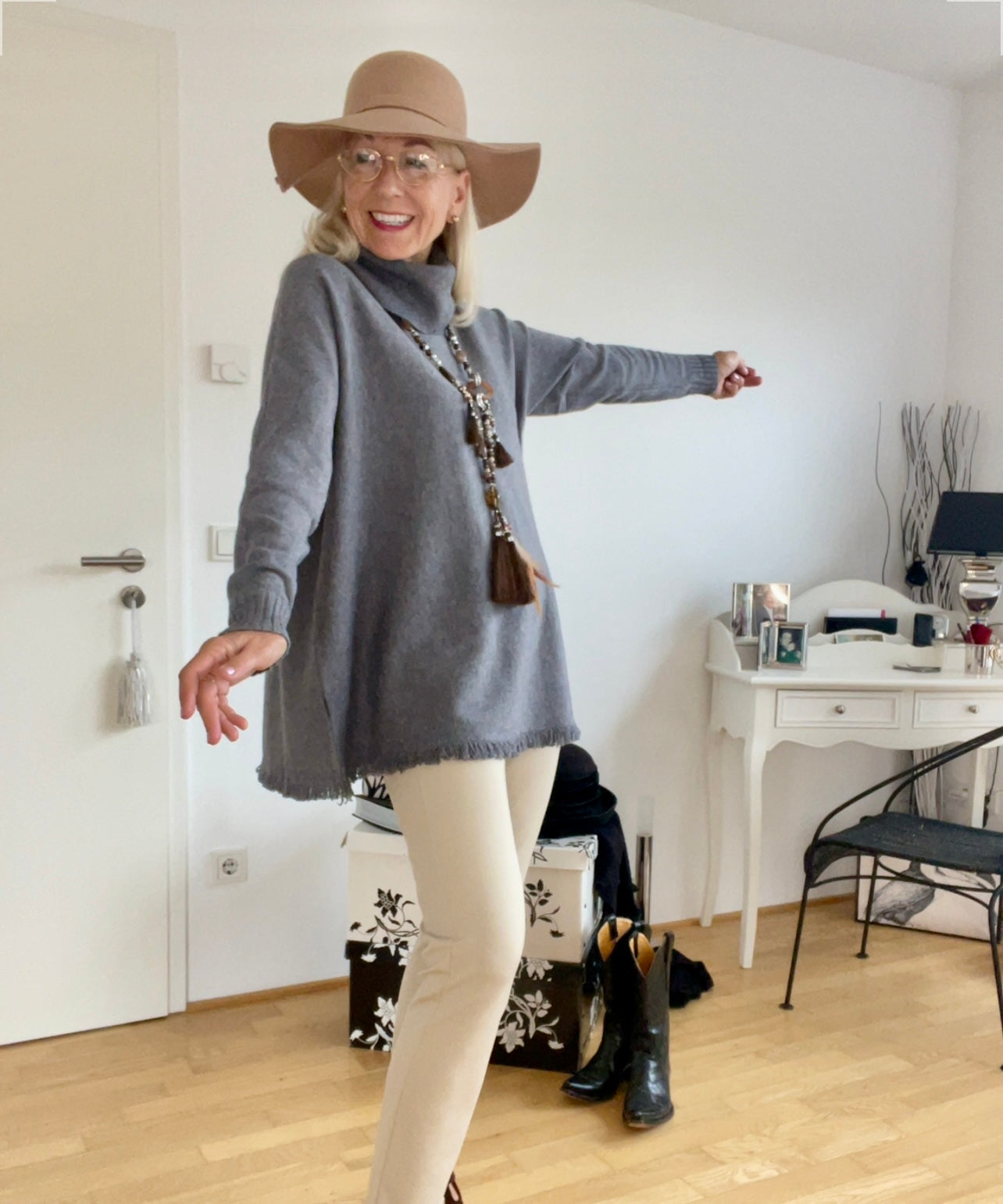 Pullover EVI grau; jetzt €89,90 … garantiertes Wohlfühlmodell