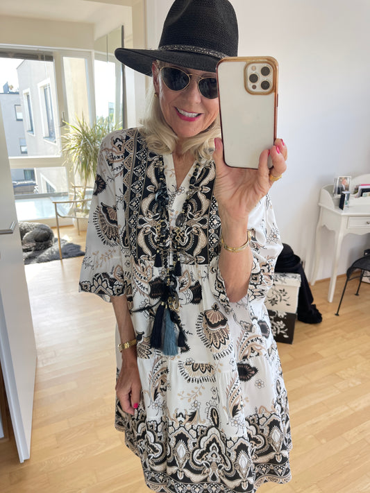 Tunika ADELE schwarz-beige €89,90; ein wunderschönes Tunikakleid in einer ausgefallenen Farbkombination