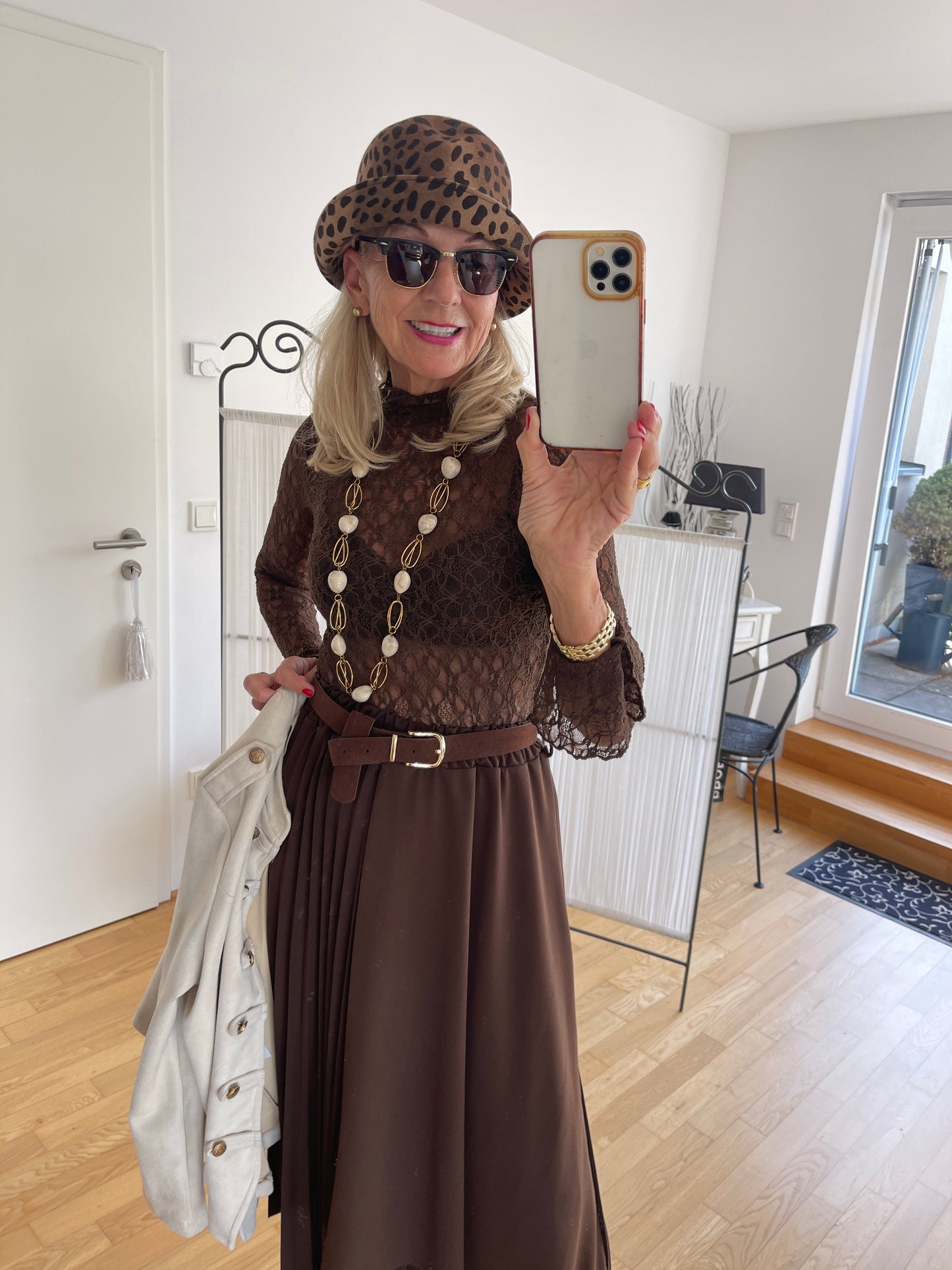 Oberteil MALI brown €49,90; dieses zauberhafte Spitzenoberteil veredelt Dein Outfit