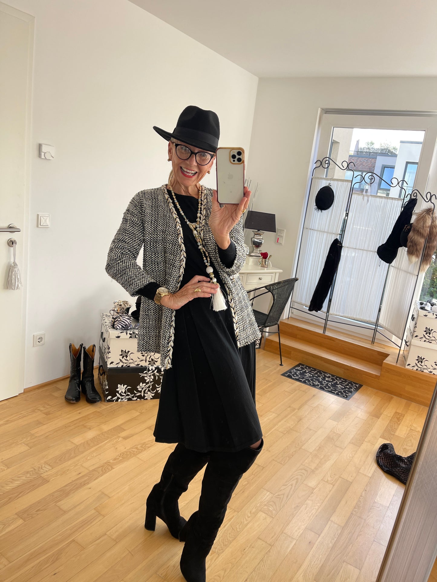 Blazer MASCHA ; total schicker Strickblazer, perfekt kombinierbares Modell !! „IM BLACK-FRIDAY OUTLET“ nur noch €49,90 statt €99,90