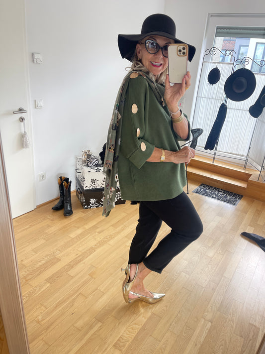 Oberteil SOLITÄR oliv €89,90; edel, stylisch, extravagant & perfekt auch für größere Größen