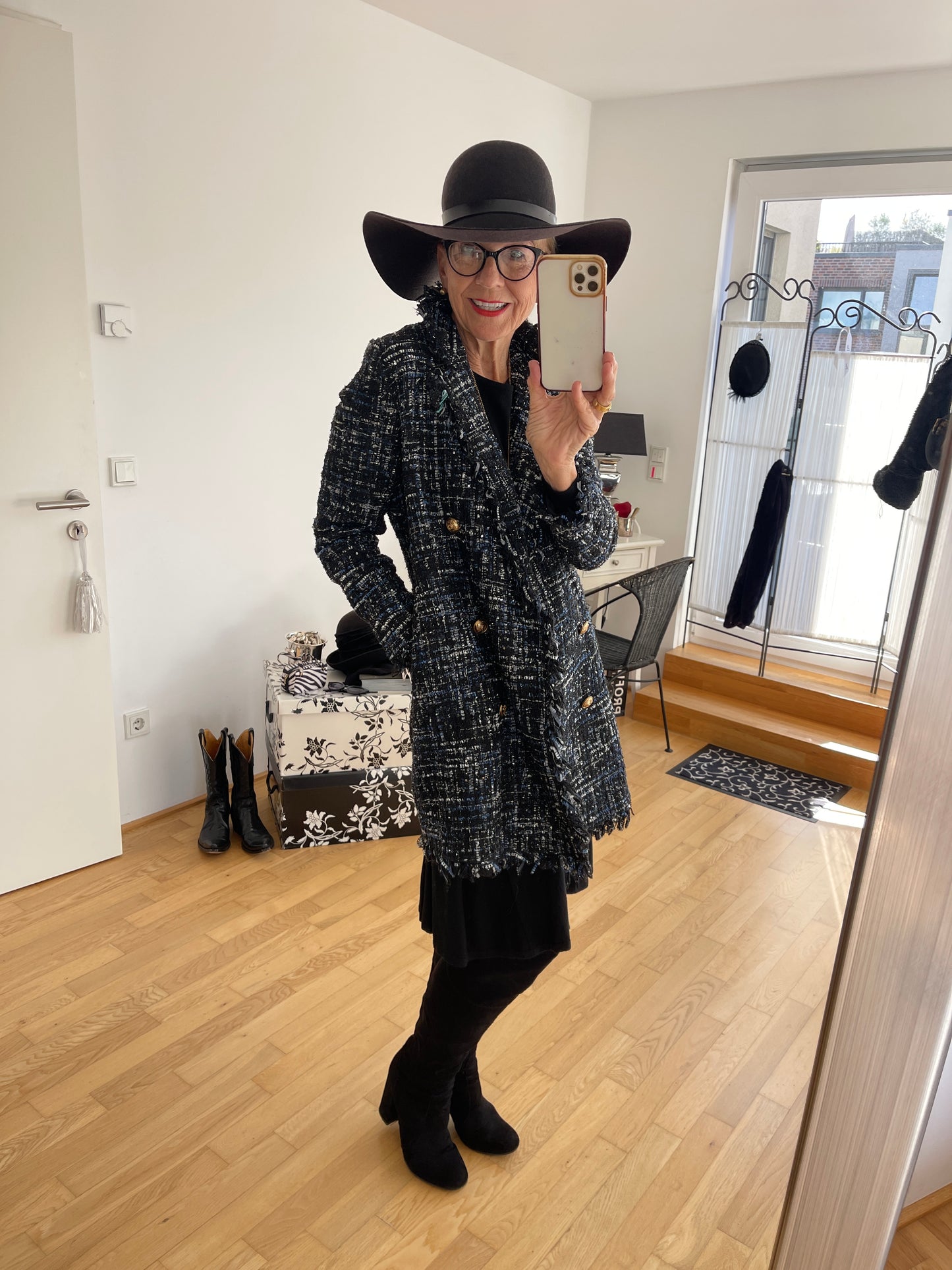 Blazer KISS Gr.L/XL  „IM BLACK-FRIDAY OUTLET“ nur noch €59,90 statt €139,90  Boucle-Blazer im Coco-Style