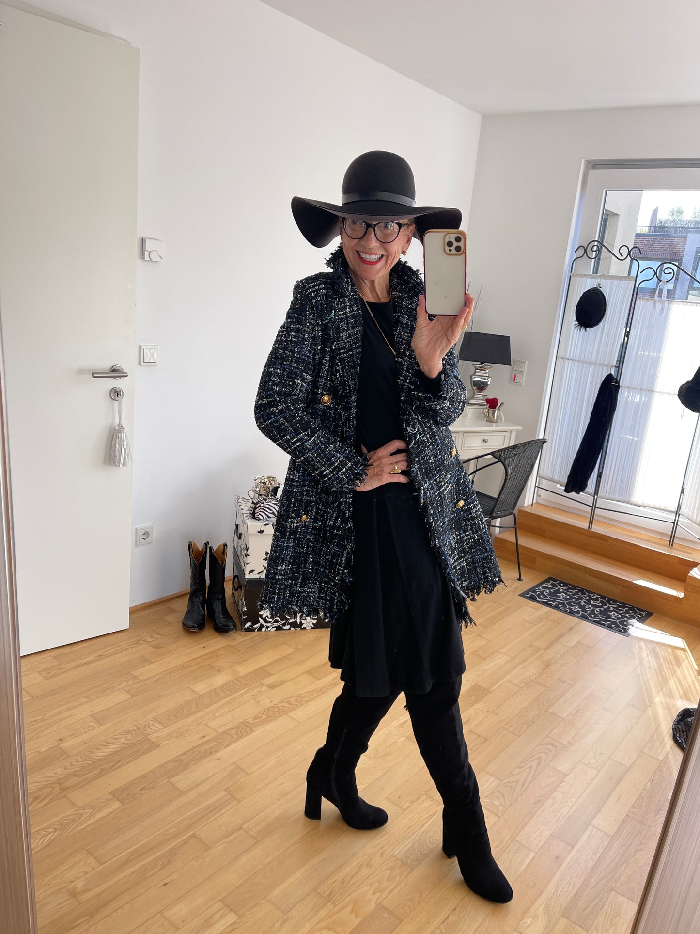 Blazer KISS Gr.L/XL  „IM BLACK-FRIDAY OUTLET“ nur noch €59,90 statt €139,90  Boucle-Blazer im Coco-Style