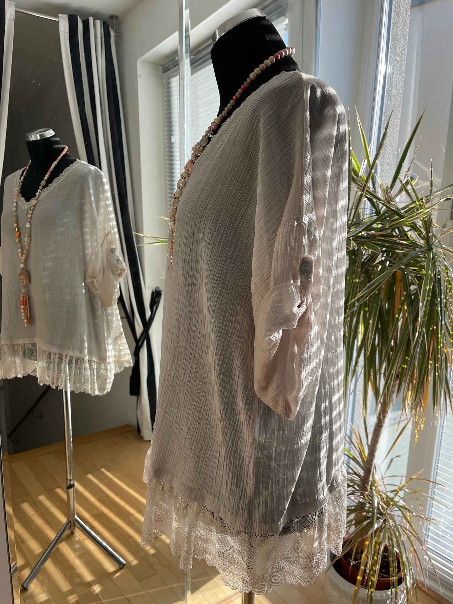 Tunika HELEN beige; im Outlet €39,90 statt 69,90 ..sooo herrlich duftig, luftig… und perfekt für XXL-Größen